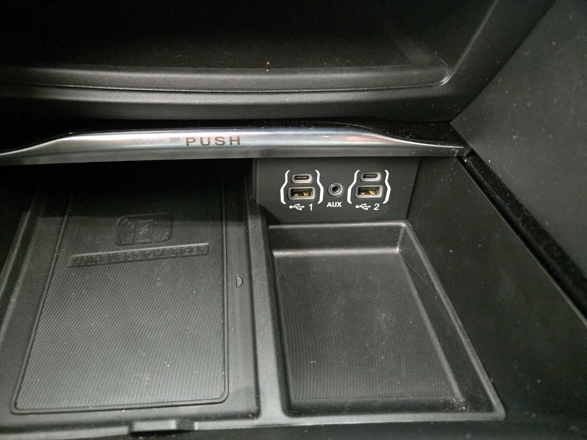 Thumbnail: 2023 Chrysler Pacifica - 19