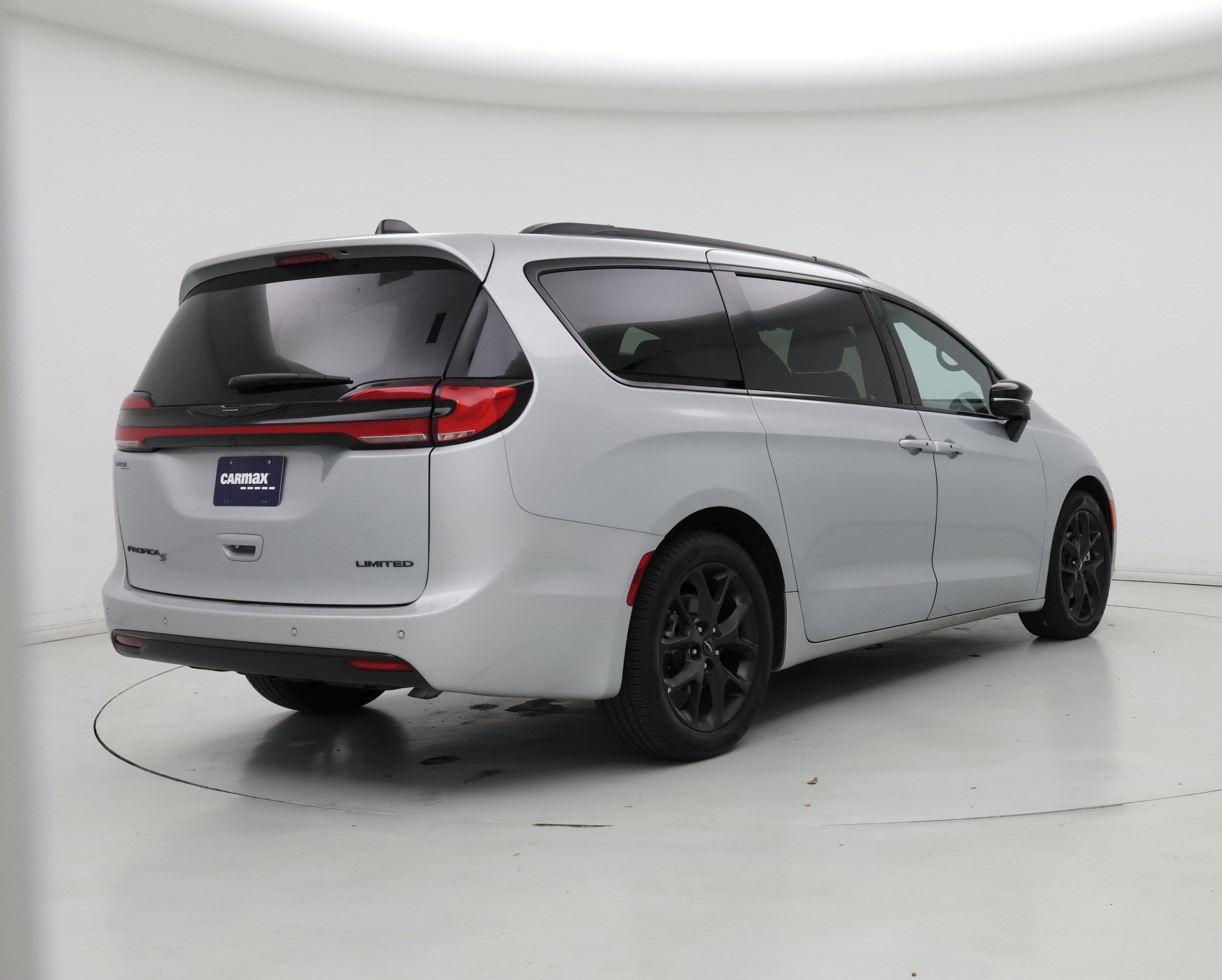 Thumbnail: 2023 Chrysler Pacifica - 8