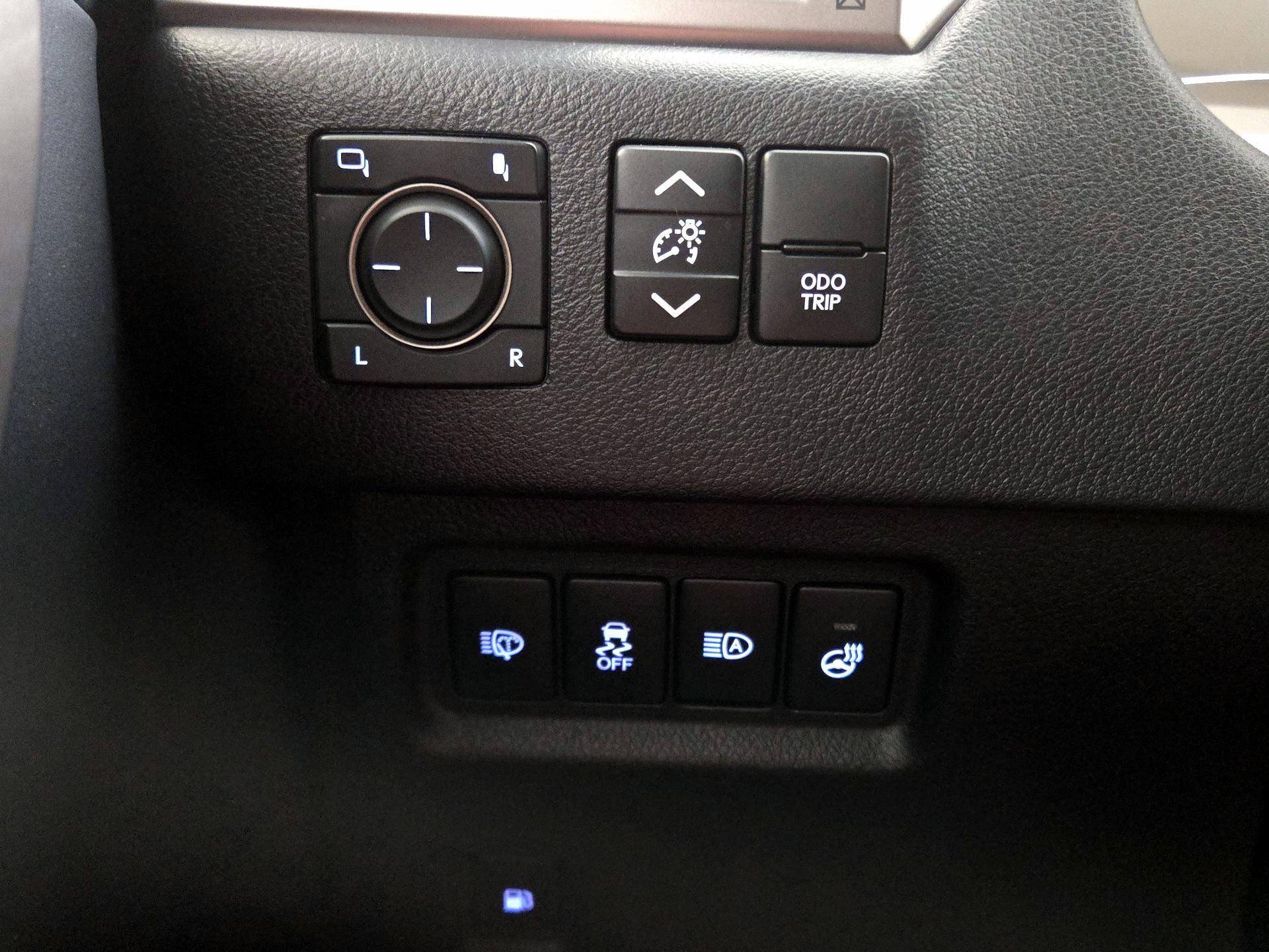 Thumbnail: 2023 Lexus GX - 13