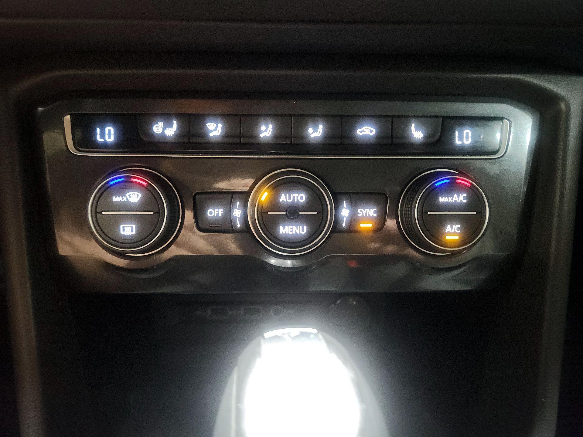 Thumbnail: 2020 Volkswagen Tiguan - 14