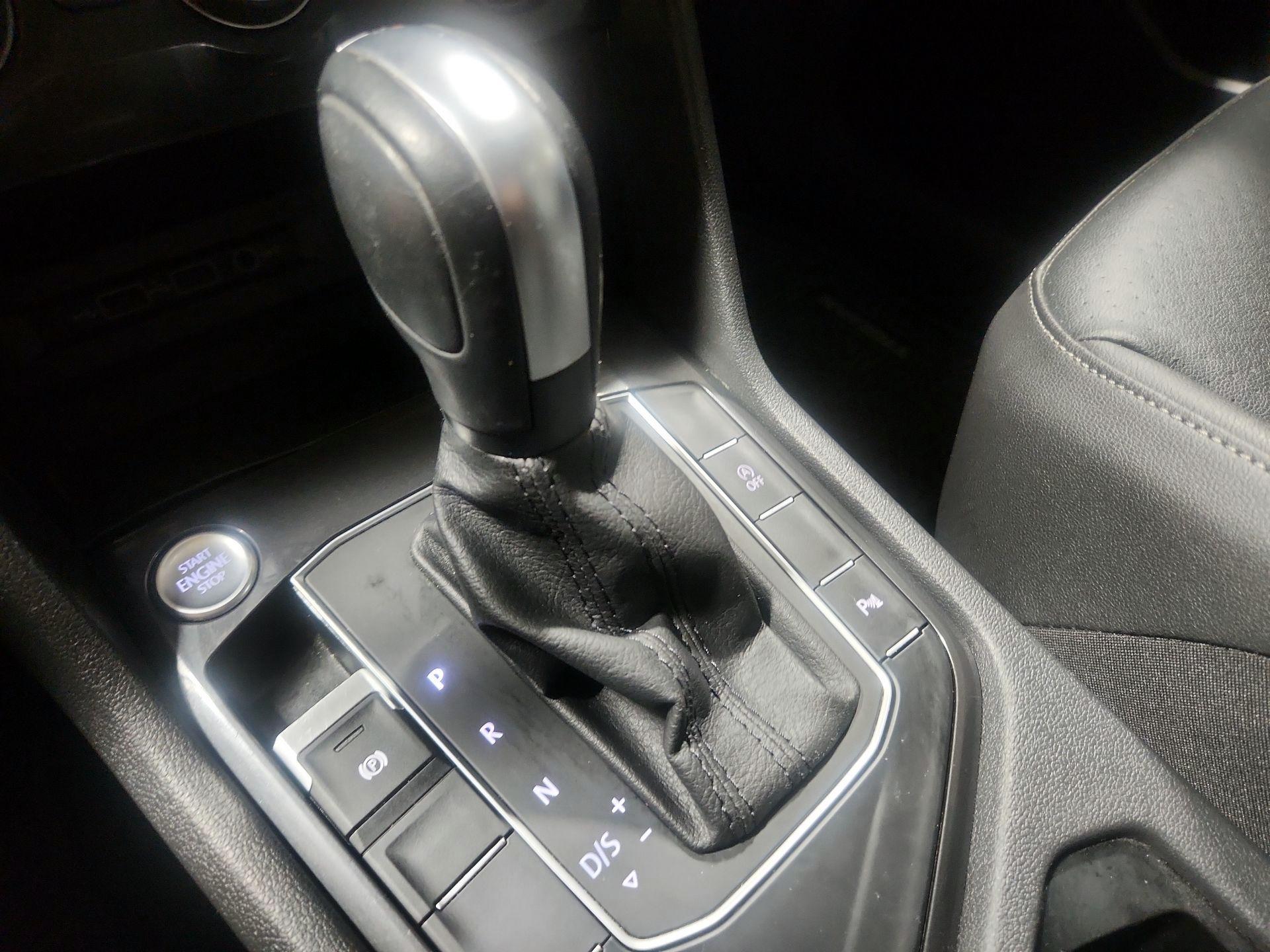 Thumbnail: 2020 Volkswagen Tiguan - 15