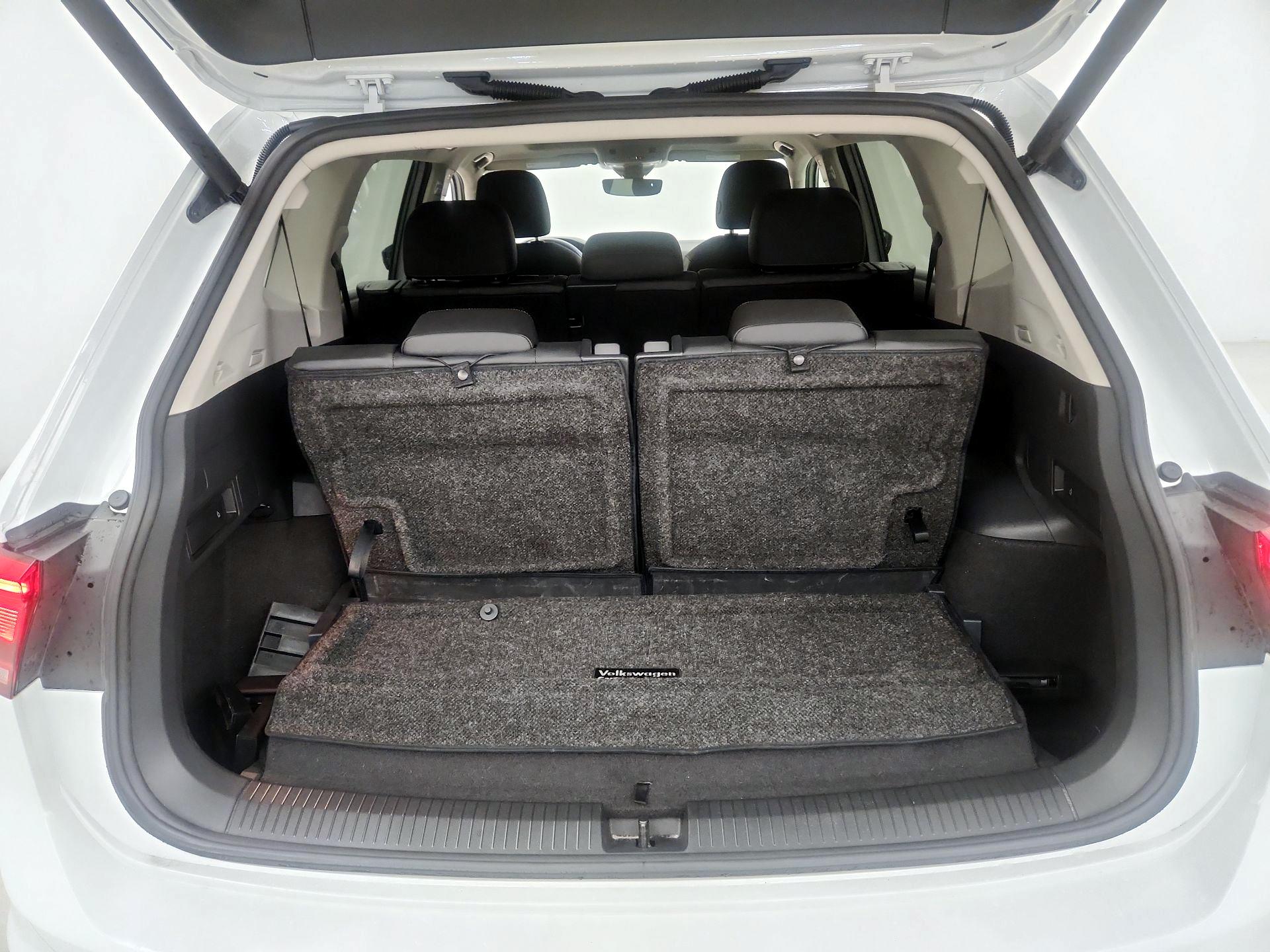 Thumbnail: 2020 Volkswagen Tiguan - 16