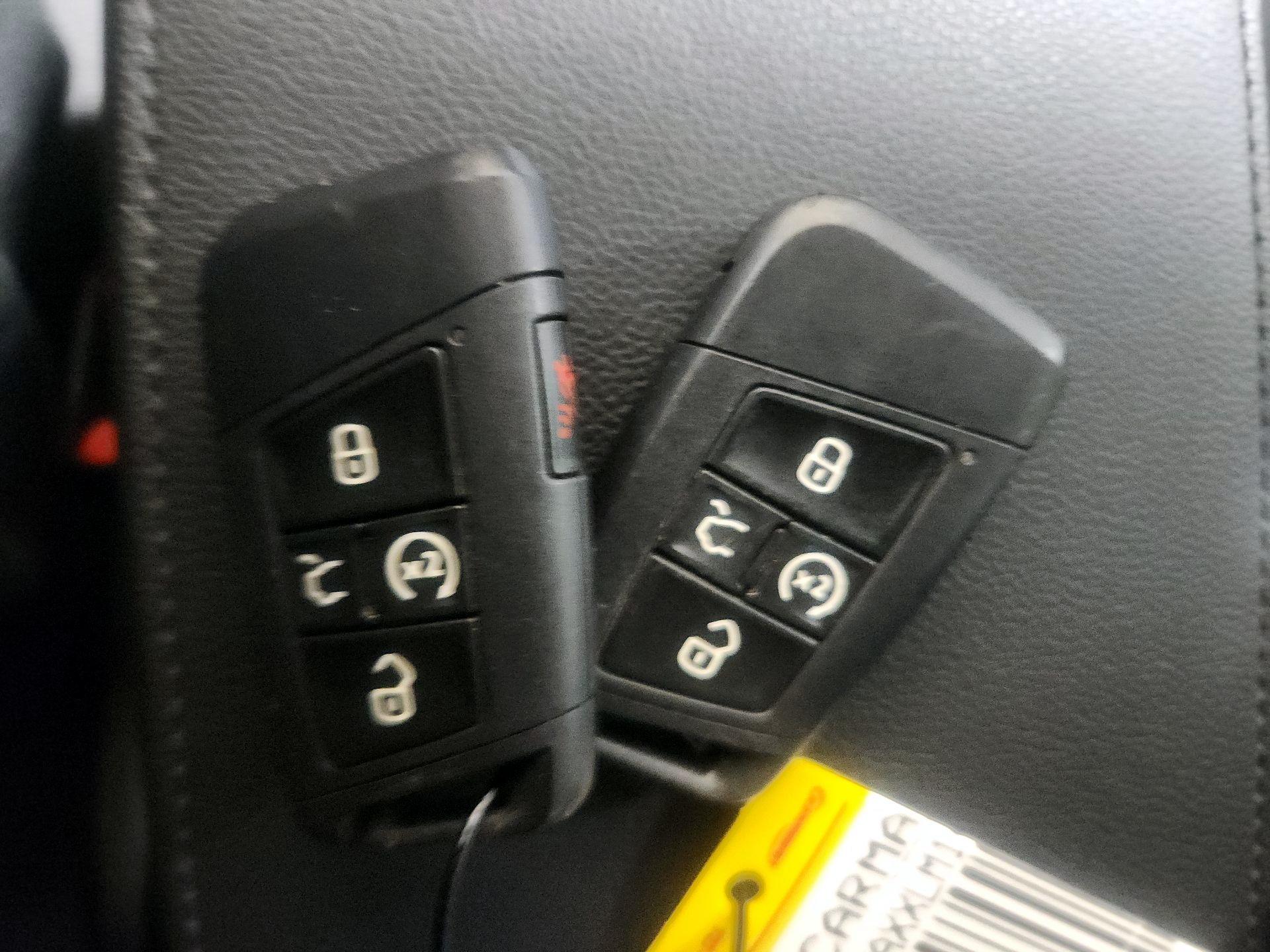 Thumbnail: 2020 Volkswagen Tiguan - 18