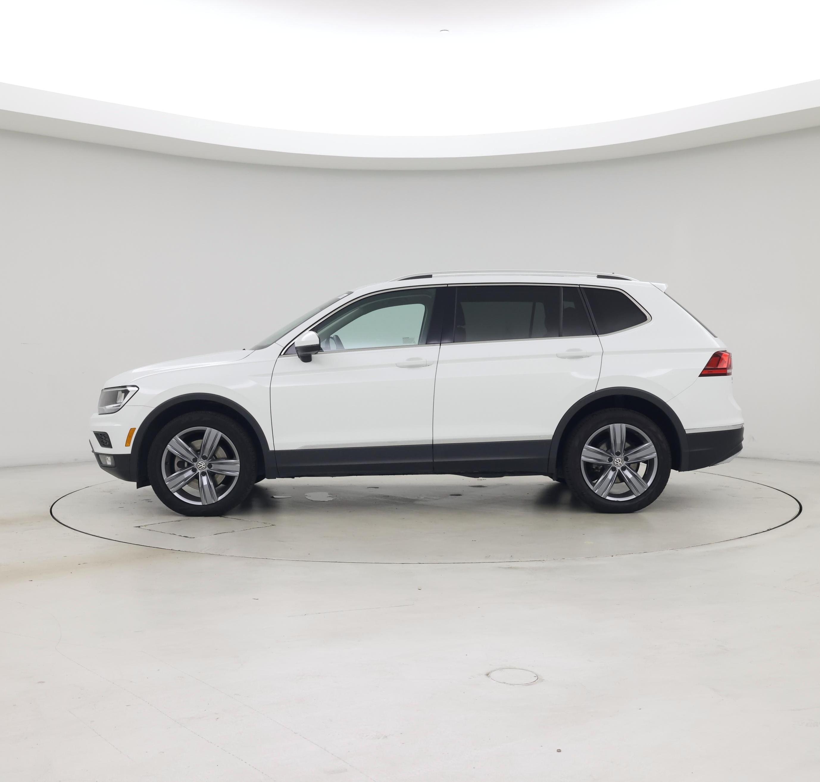 Thumbnail: 2020 Volkswagen Tiguan - 3