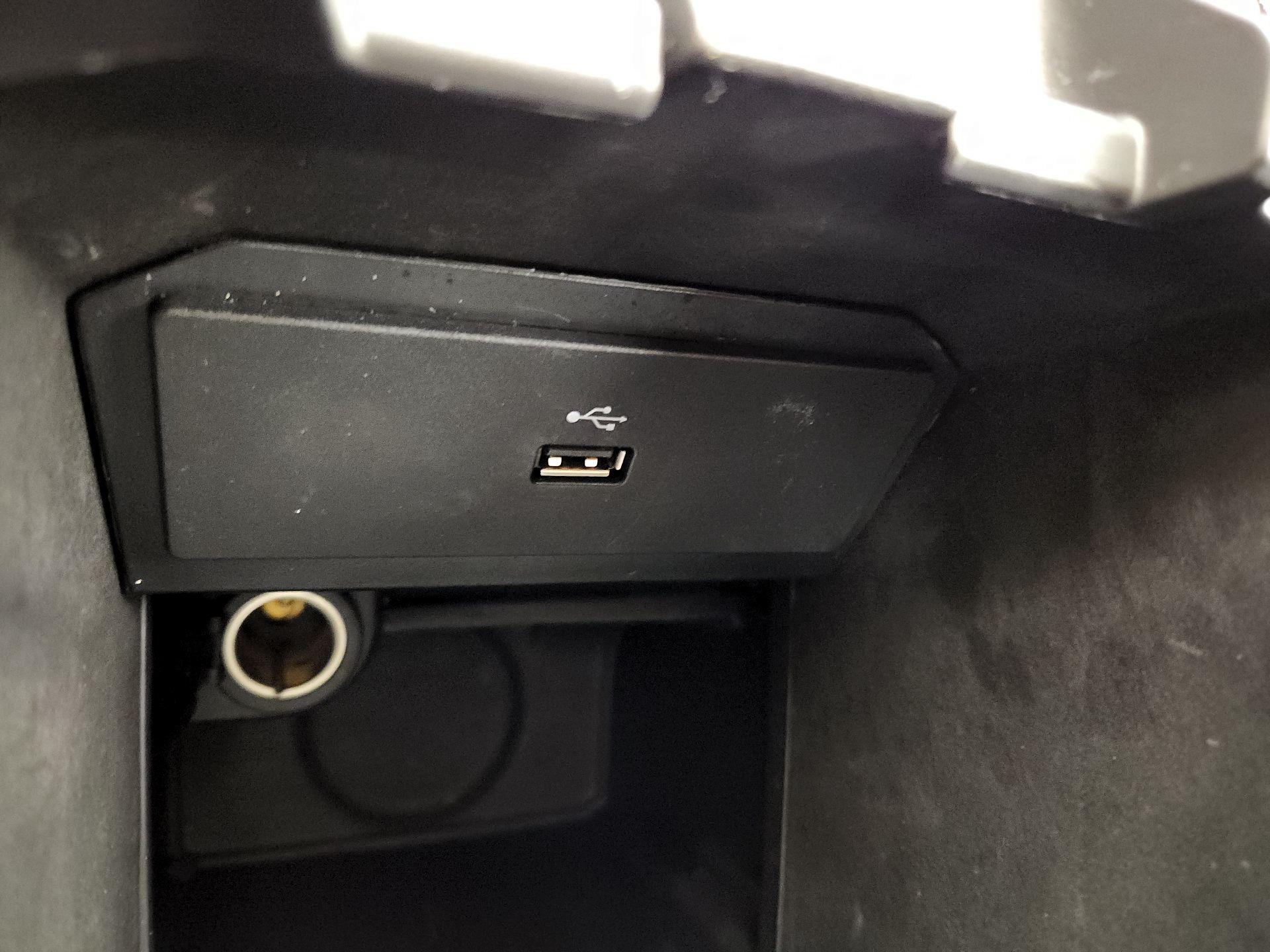 Thumbnail: 2017 Ford C-Max - 18