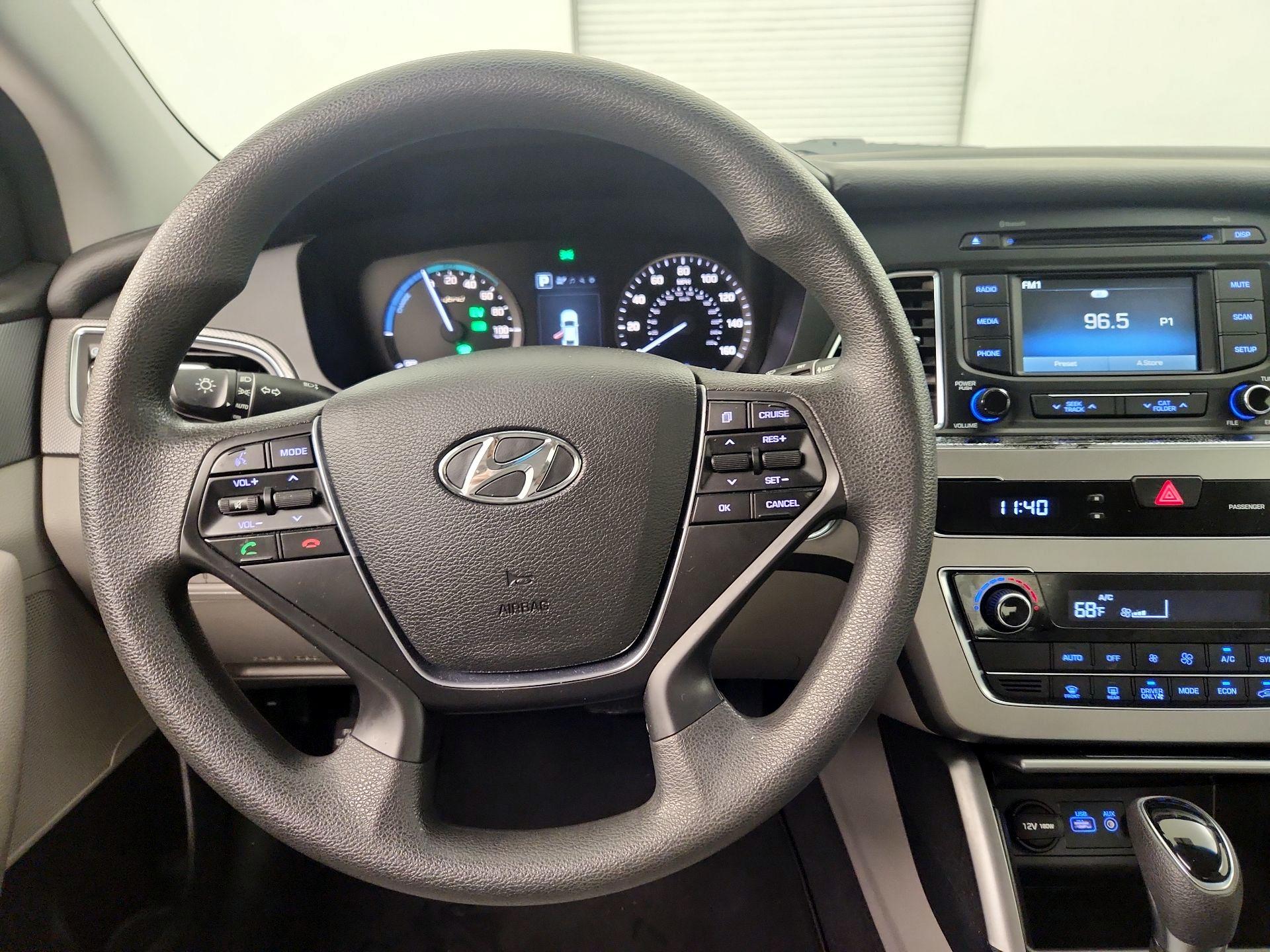 Thumbnail: 2016 Hyundai Sonata - 10