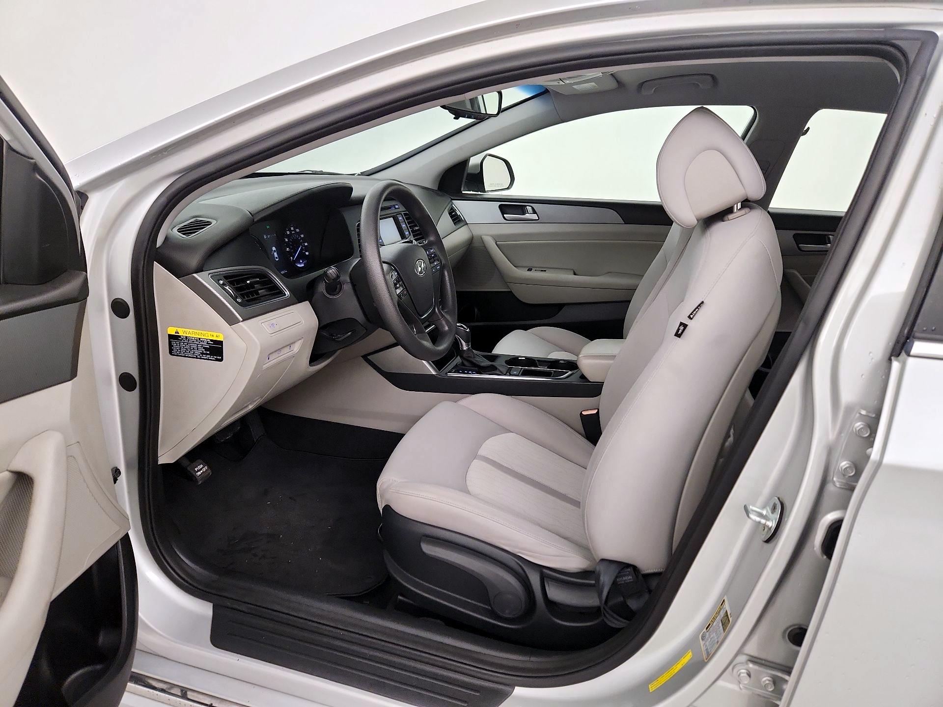 Thumbnail: 2016 Hyundai Sonata - 11