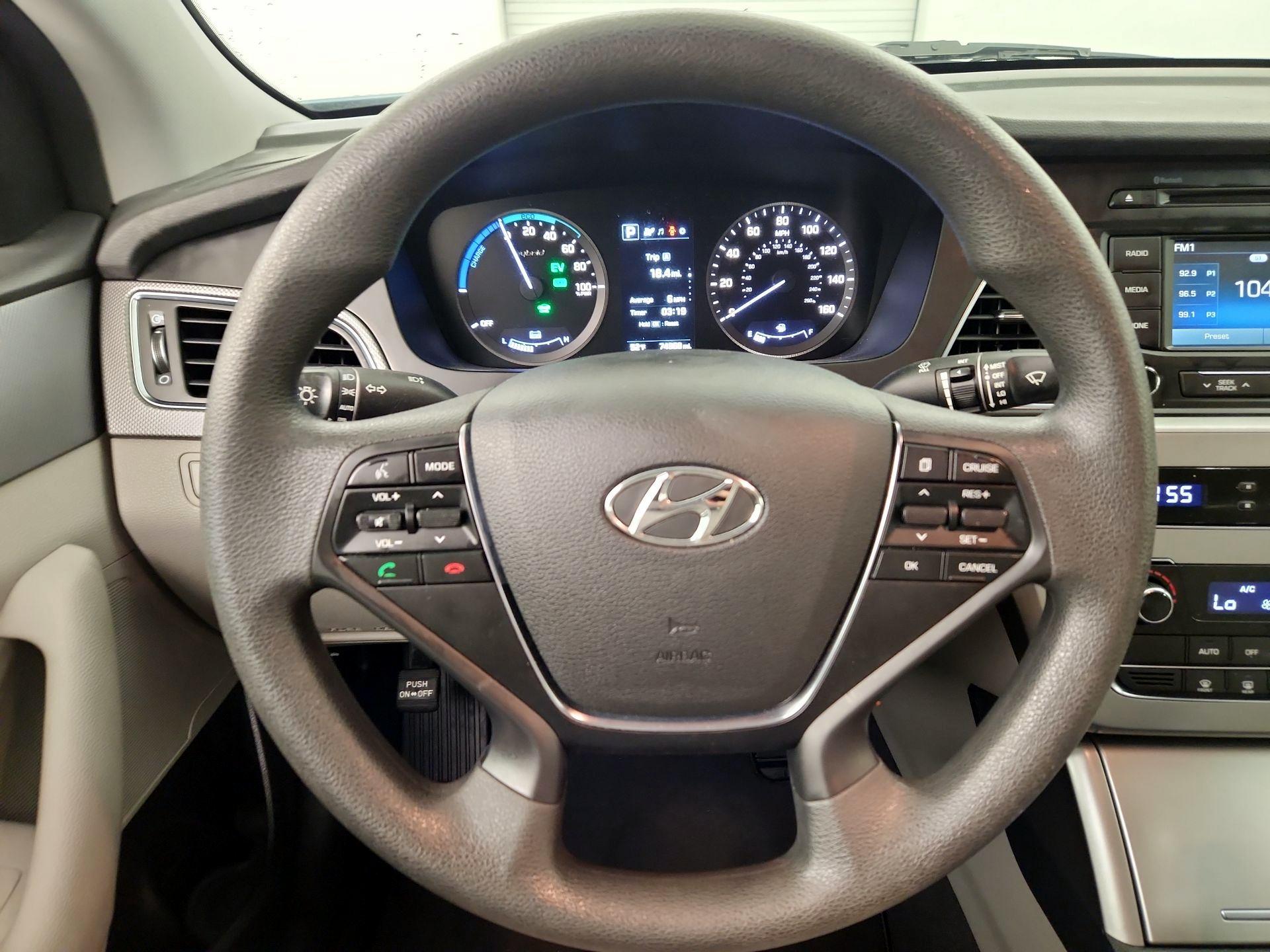 Thumbnail: 2016 Hyundai Sonata - 10