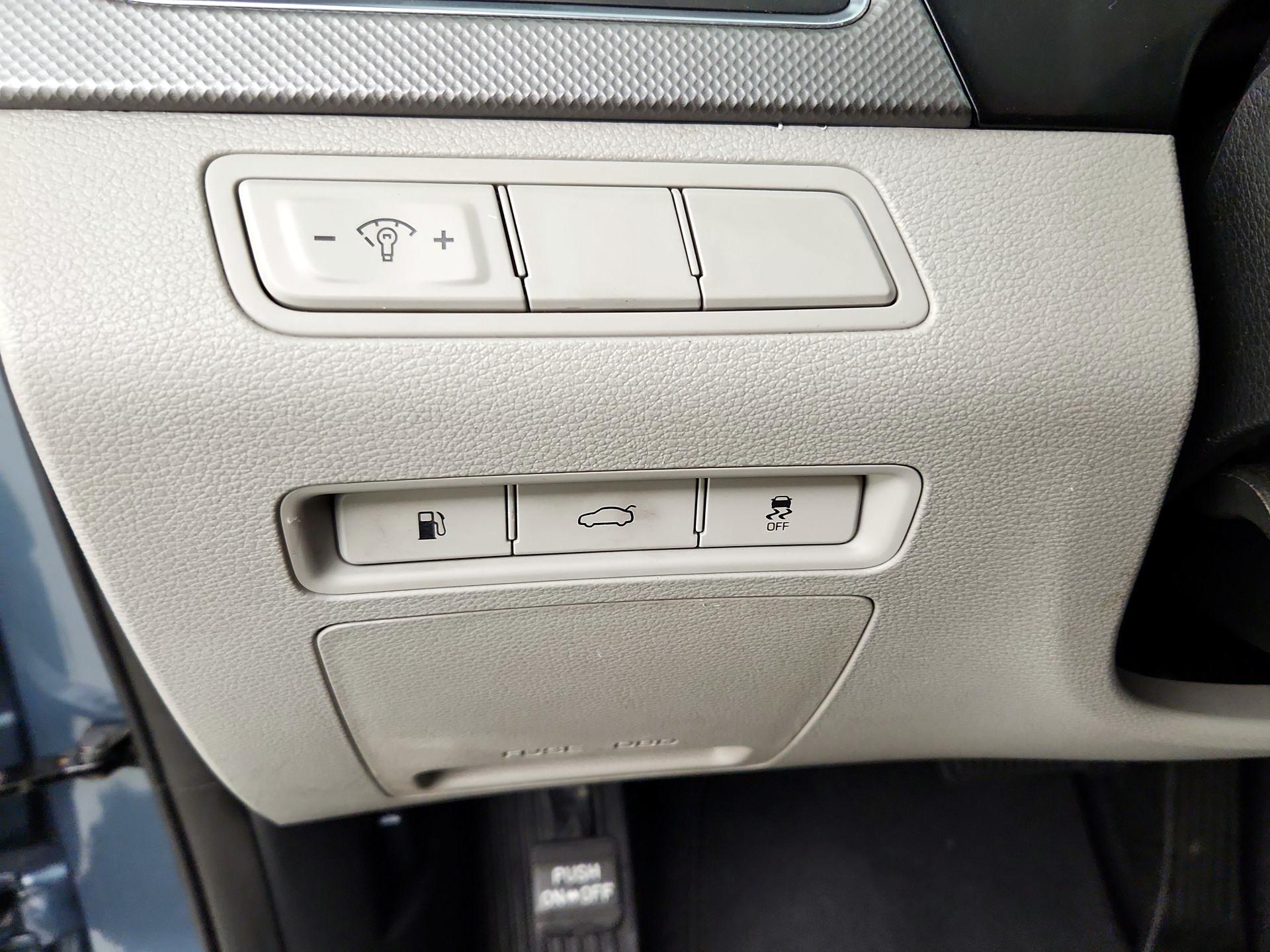 Thumbnail: 2016 Hyundai Sonata - 13