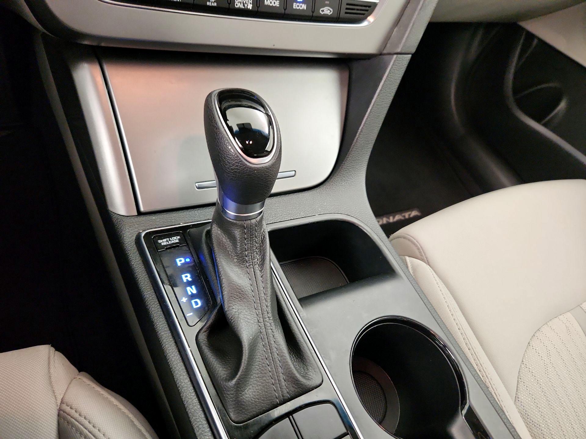 Thumbnail: 2016 Hyundai Sonata - 17