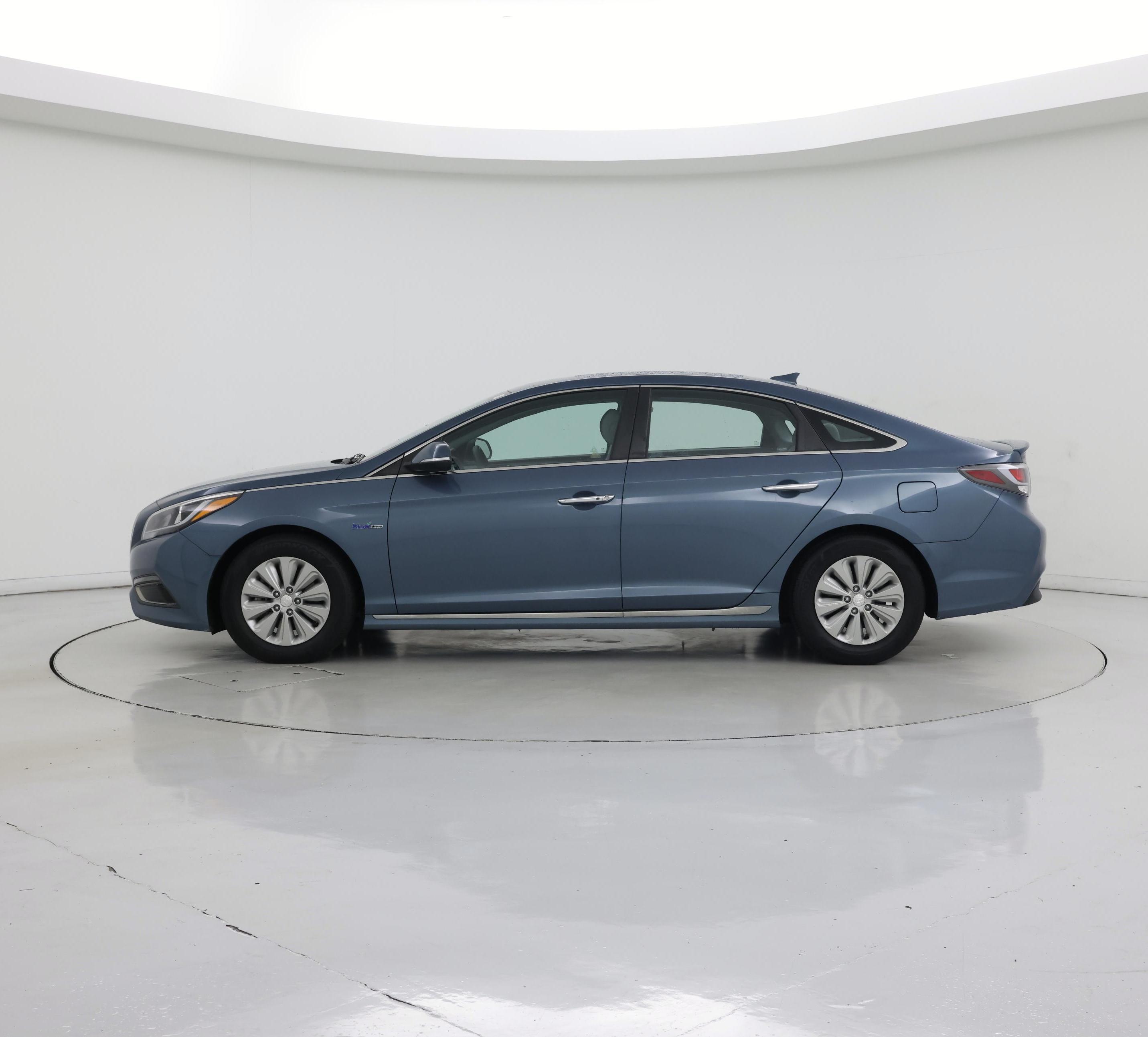 Thumbnail: 2016 Hyundai Sonata - 3