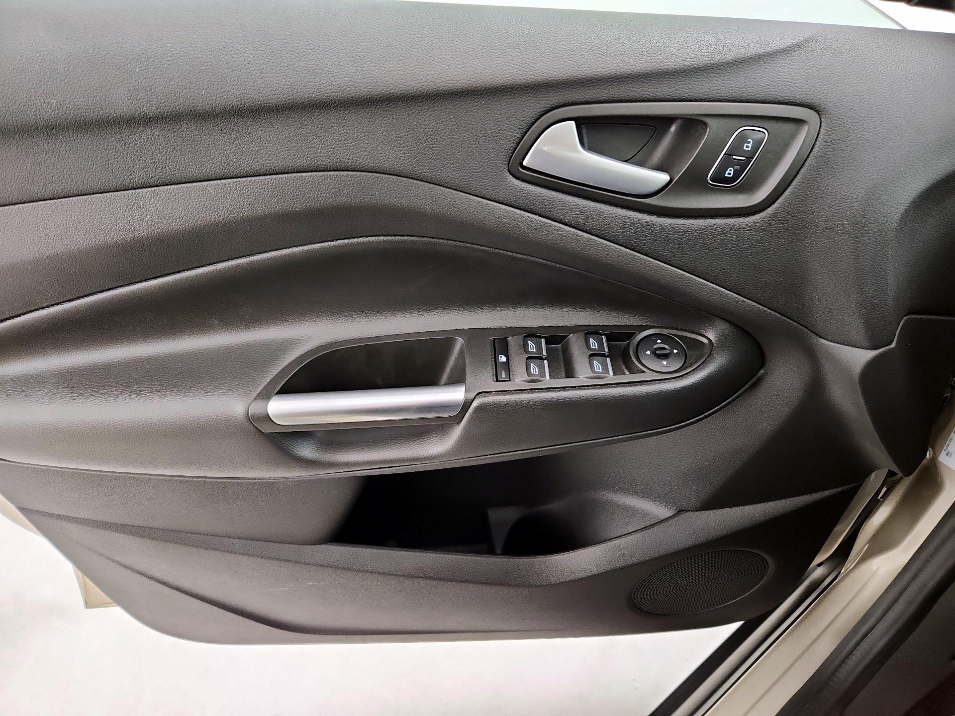 Thumbnail: 2017 Ford C-Max - 12