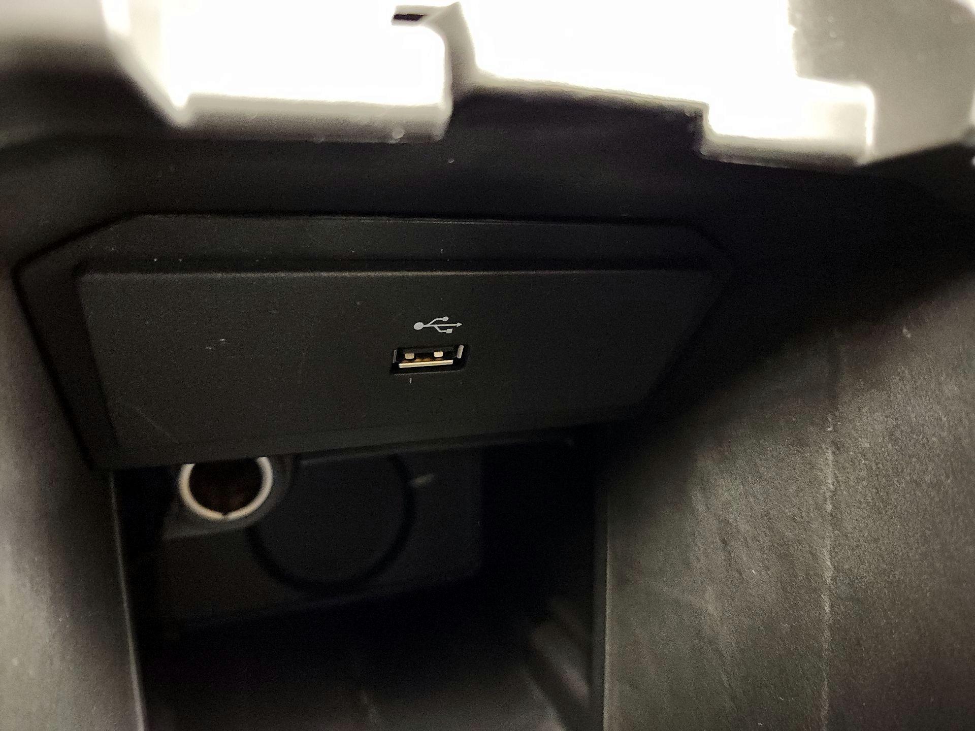 Thumbnail: 2017 Ford C-Max - 18