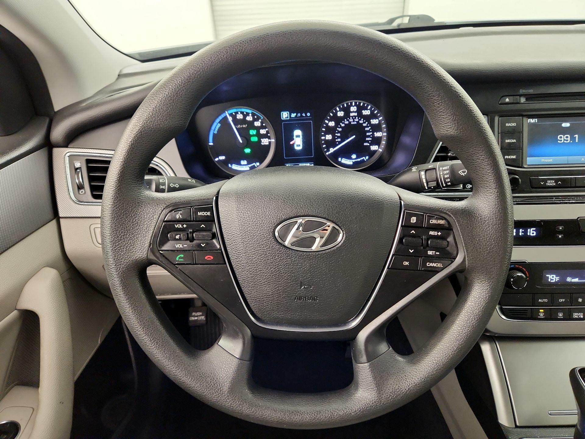 Thumbnail: 2016 Hyundai Sonata - 10