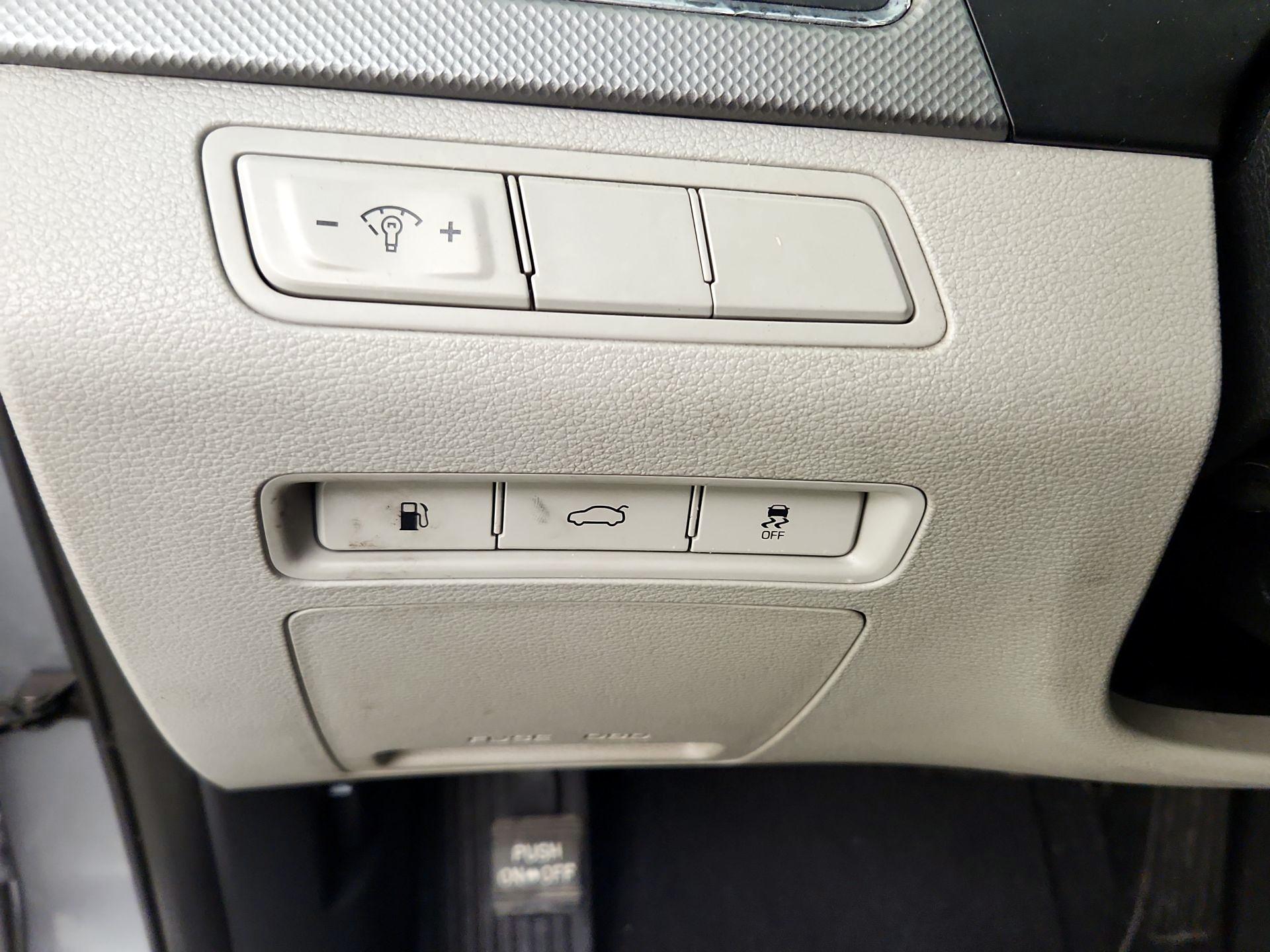 Thumbnail: 2016 Hyundai Sonata - 13