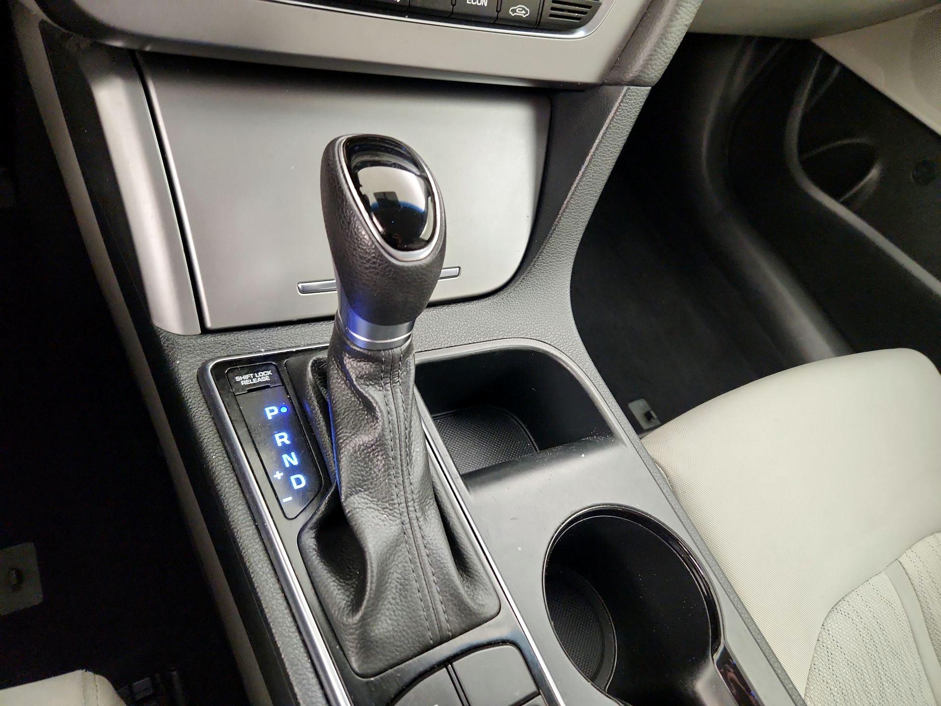 Thumbnail: 2016 Hyundai Sonata - 17