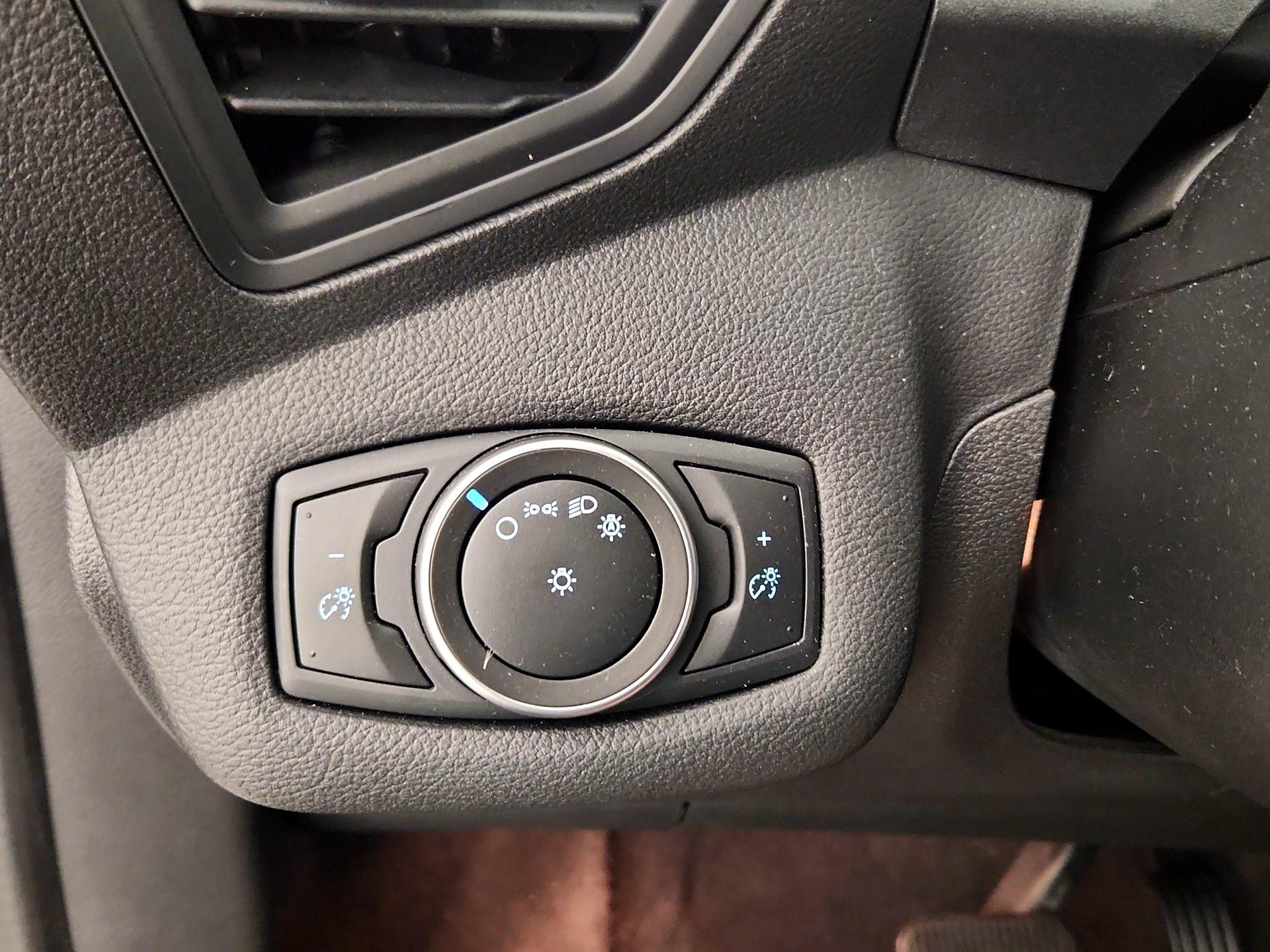 Thumbnail: 2017 Ford C-Max - 13