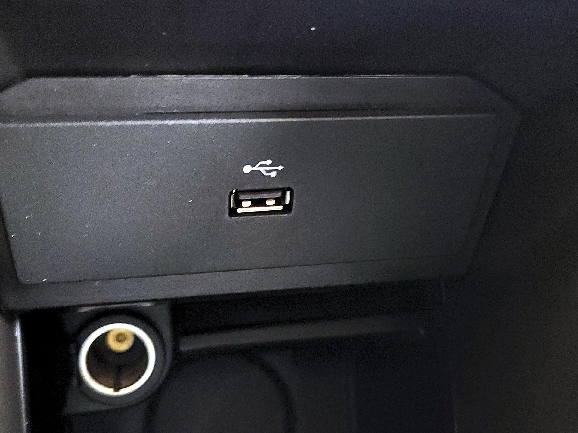 Thumbnail: 2017 Ford C-Max - 18