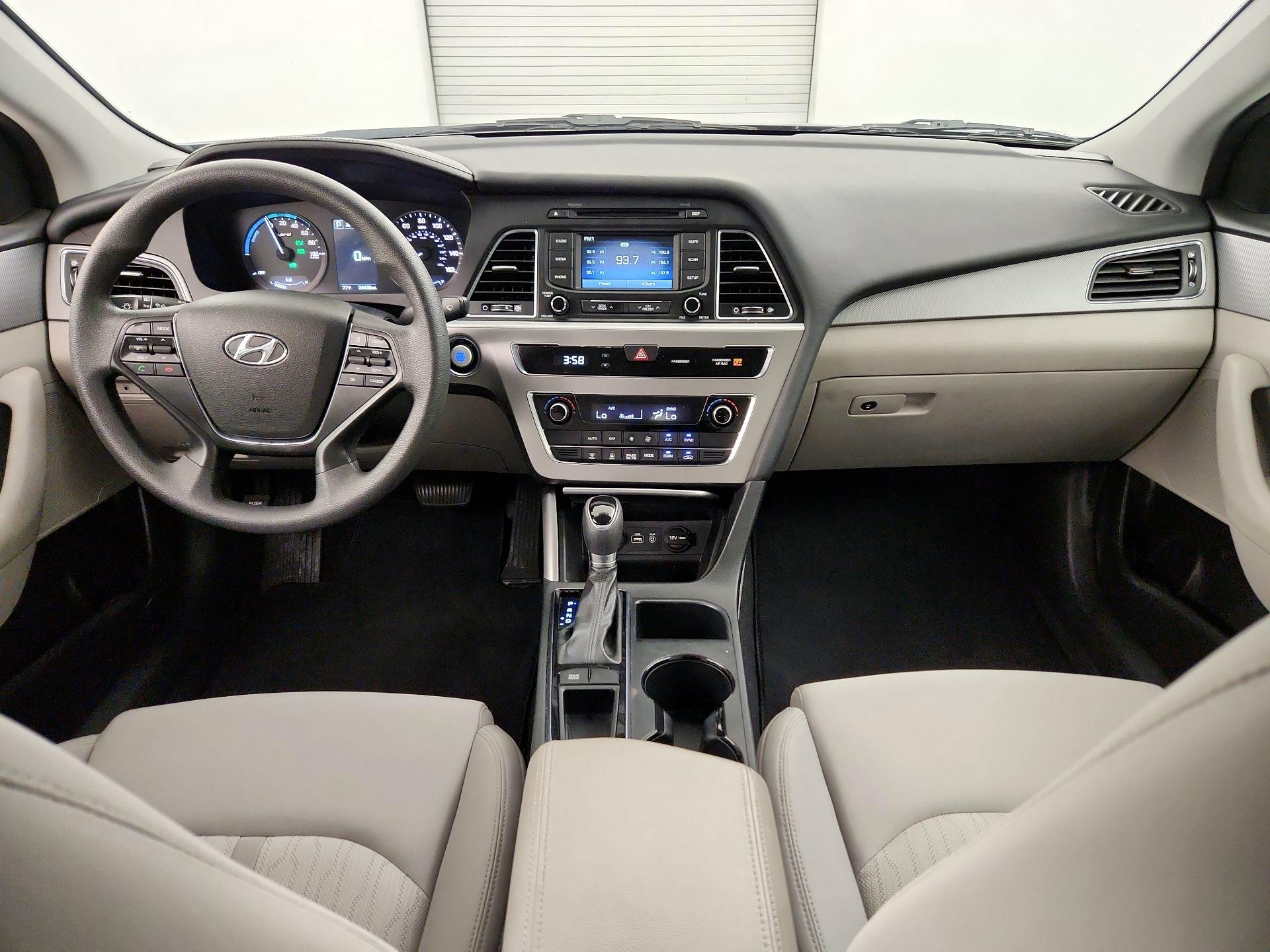 Thumbnail: 2016 Hyundai Sonata - 9