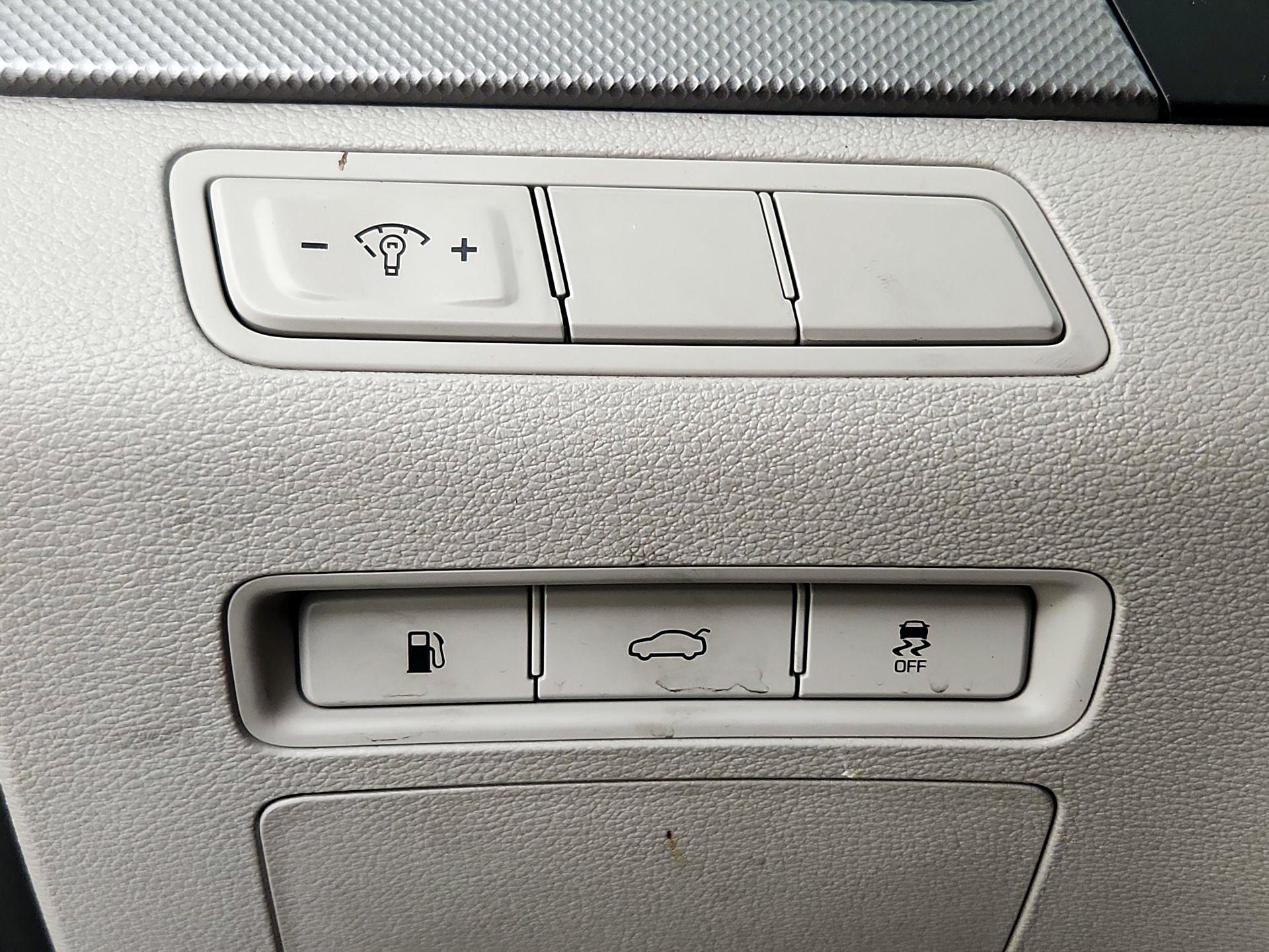 Thumbnail: 2016 Hyundai Sonata - 13