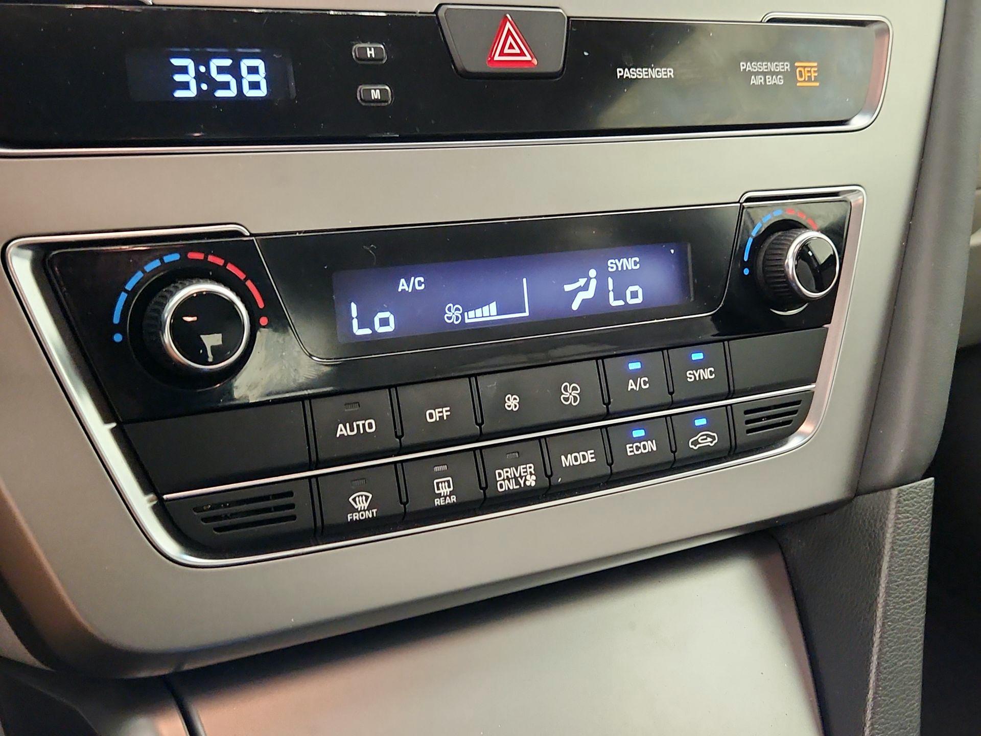 Thumbnail: 2016 Hyundai Sonata - 16