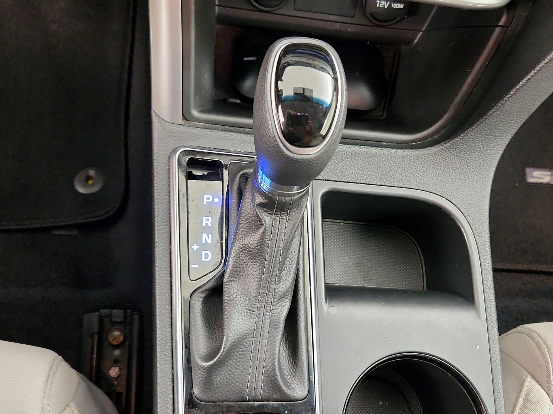 Thumbnail: 2016 Hyundai Sonata - 17