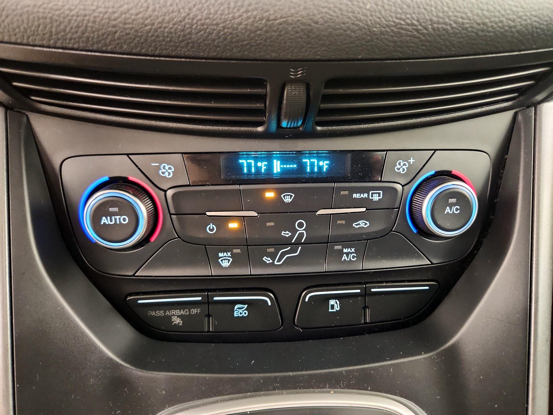 Thumbnail: 2017 Ford C-Max - 16