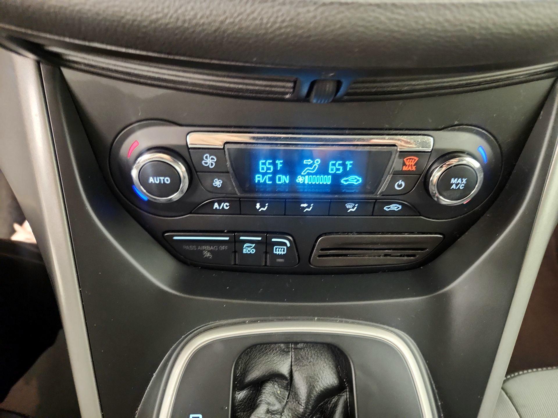 Thumbnail: 2016 Ford C-Max - 15