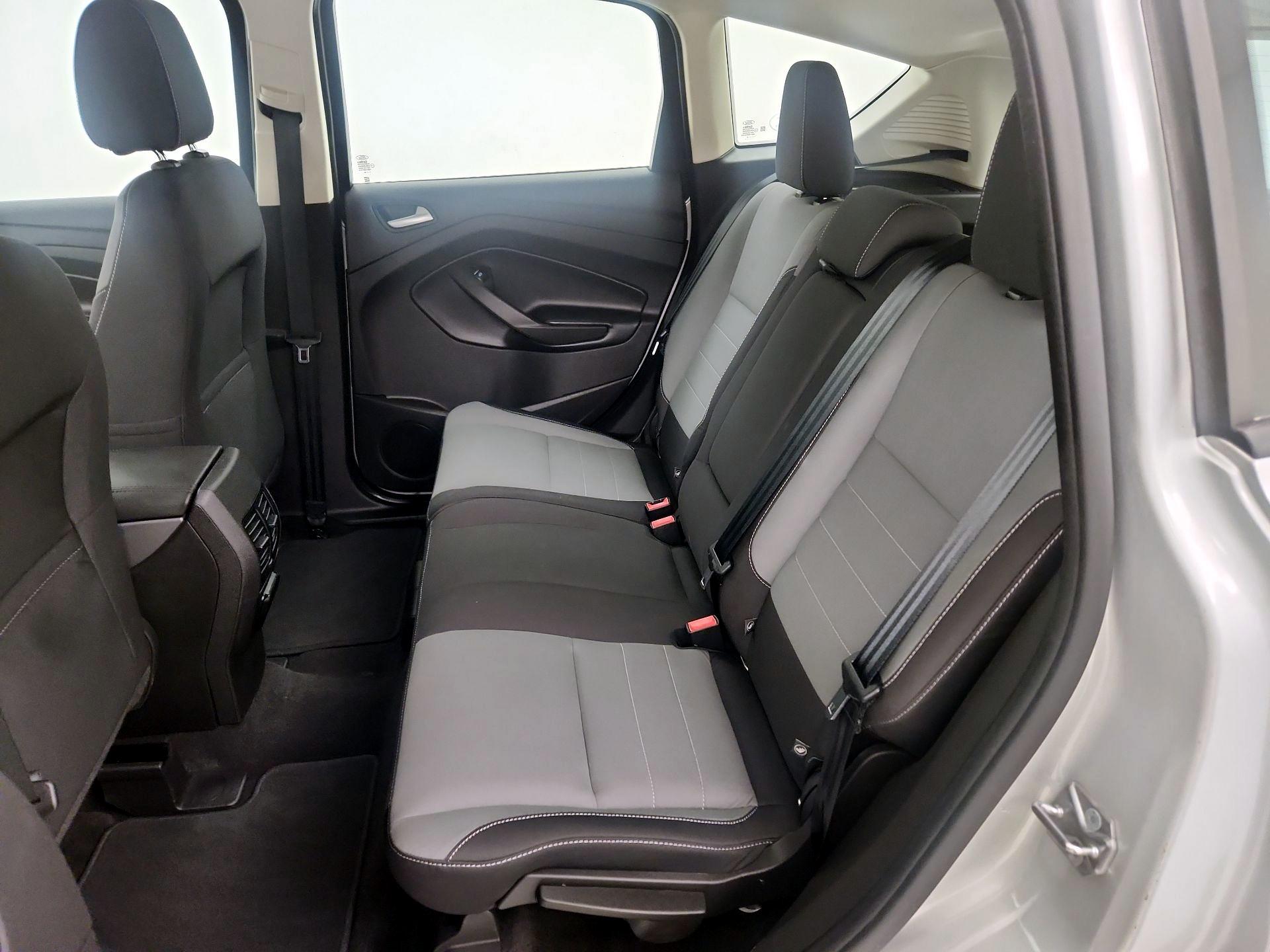 Thumbnail: 2016 Ford C-Max - 18