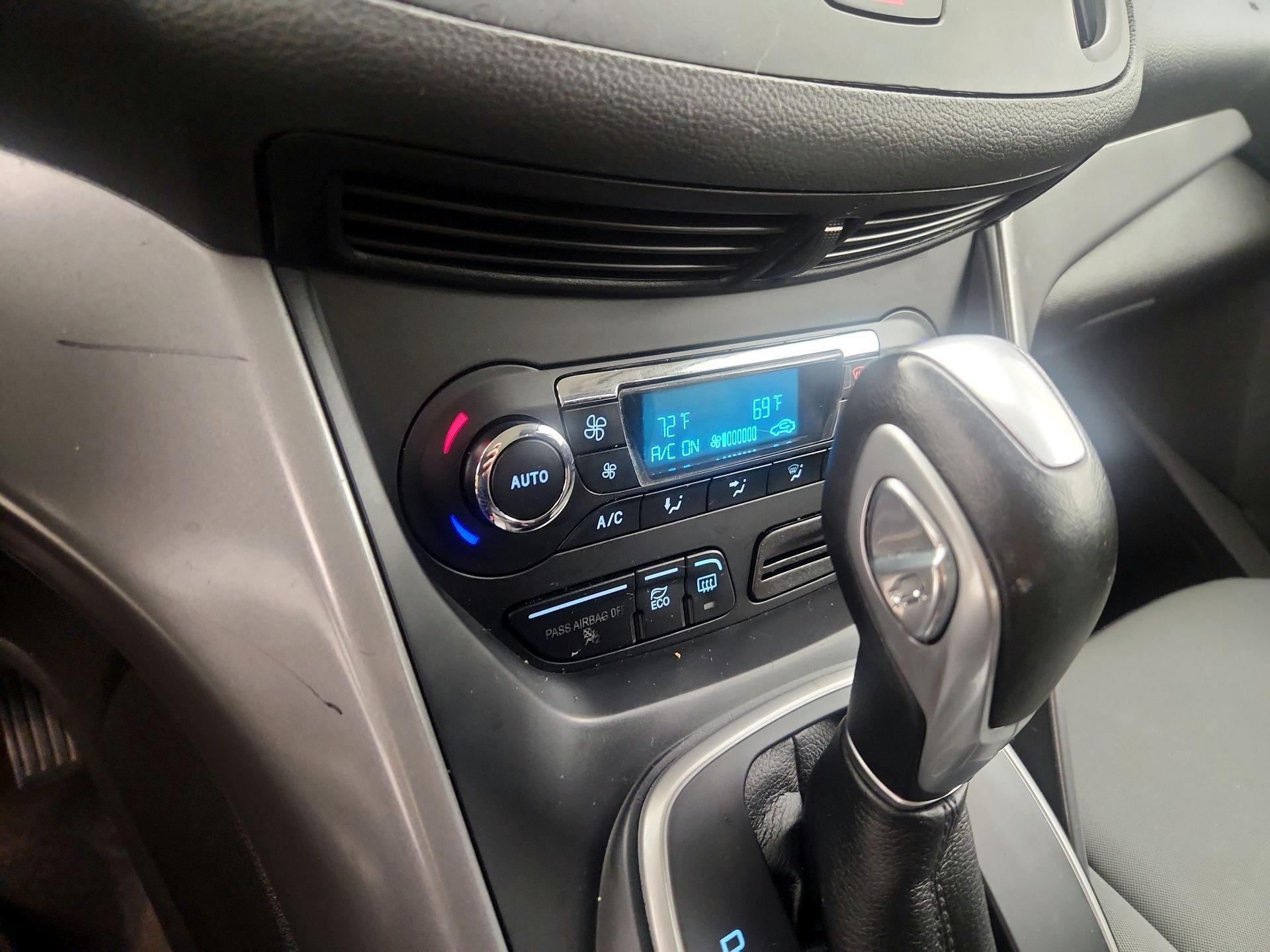 Thumbnail: 2016 Ford C-Max - 15