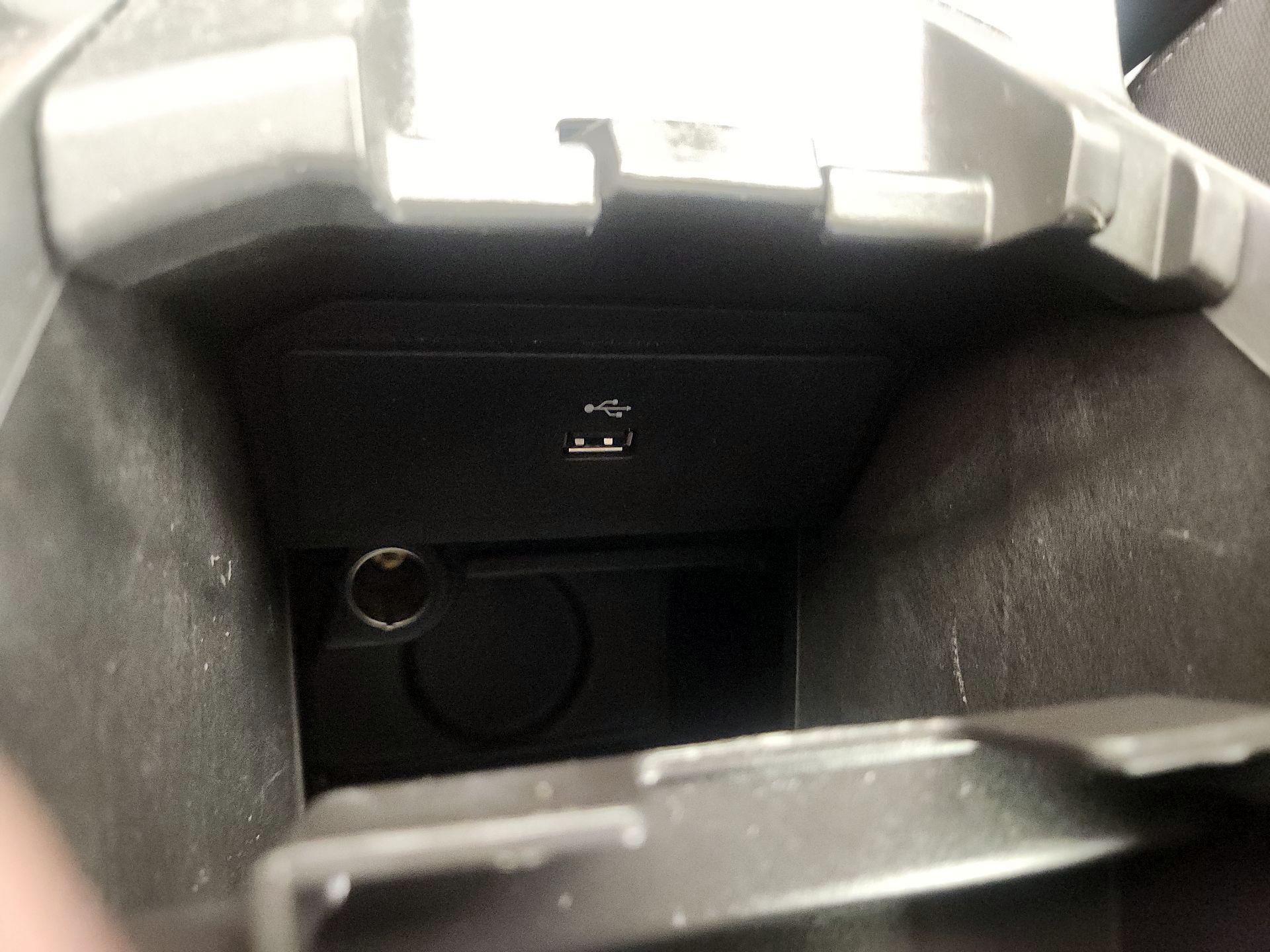 Thumbnail: 2016 Ford C-Max - 17