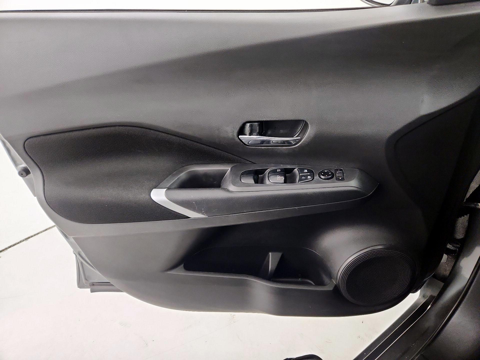 Thumbnail: 2023 Nissan Kicks - 12