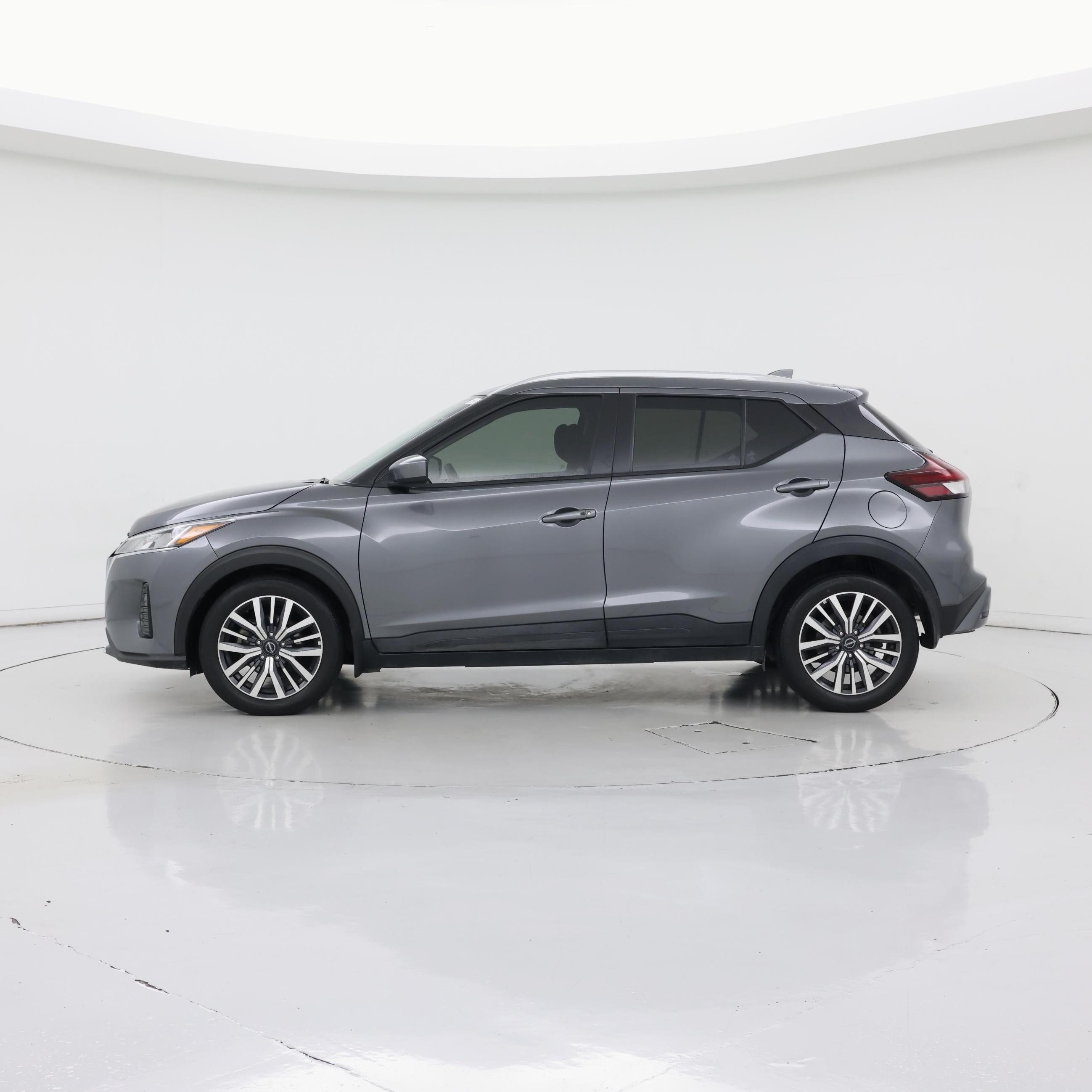 Thumbnail: 2023 Nissan Kicks - 3