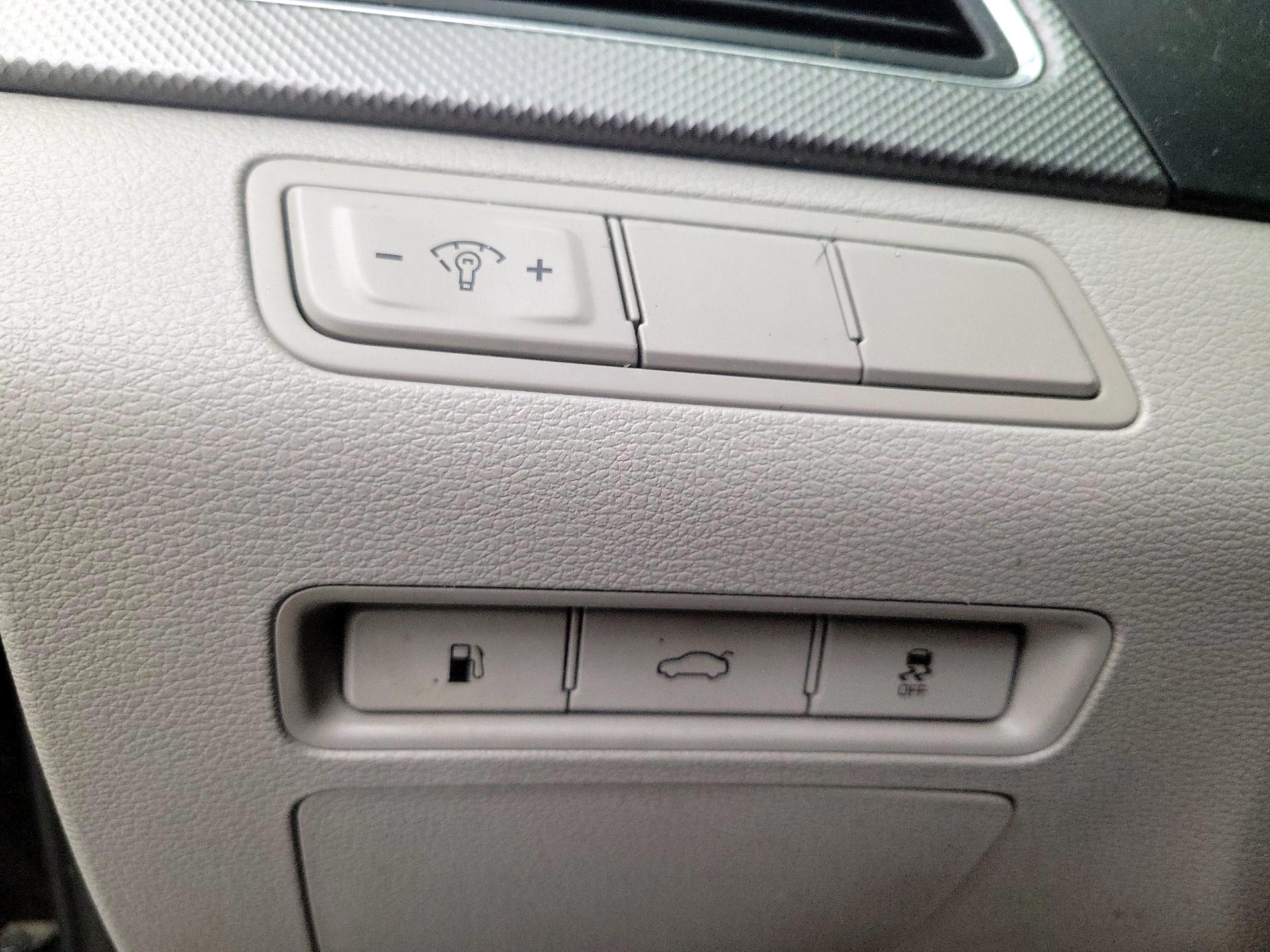 Thumbnail: 2017 Hyundai Sonata - 13