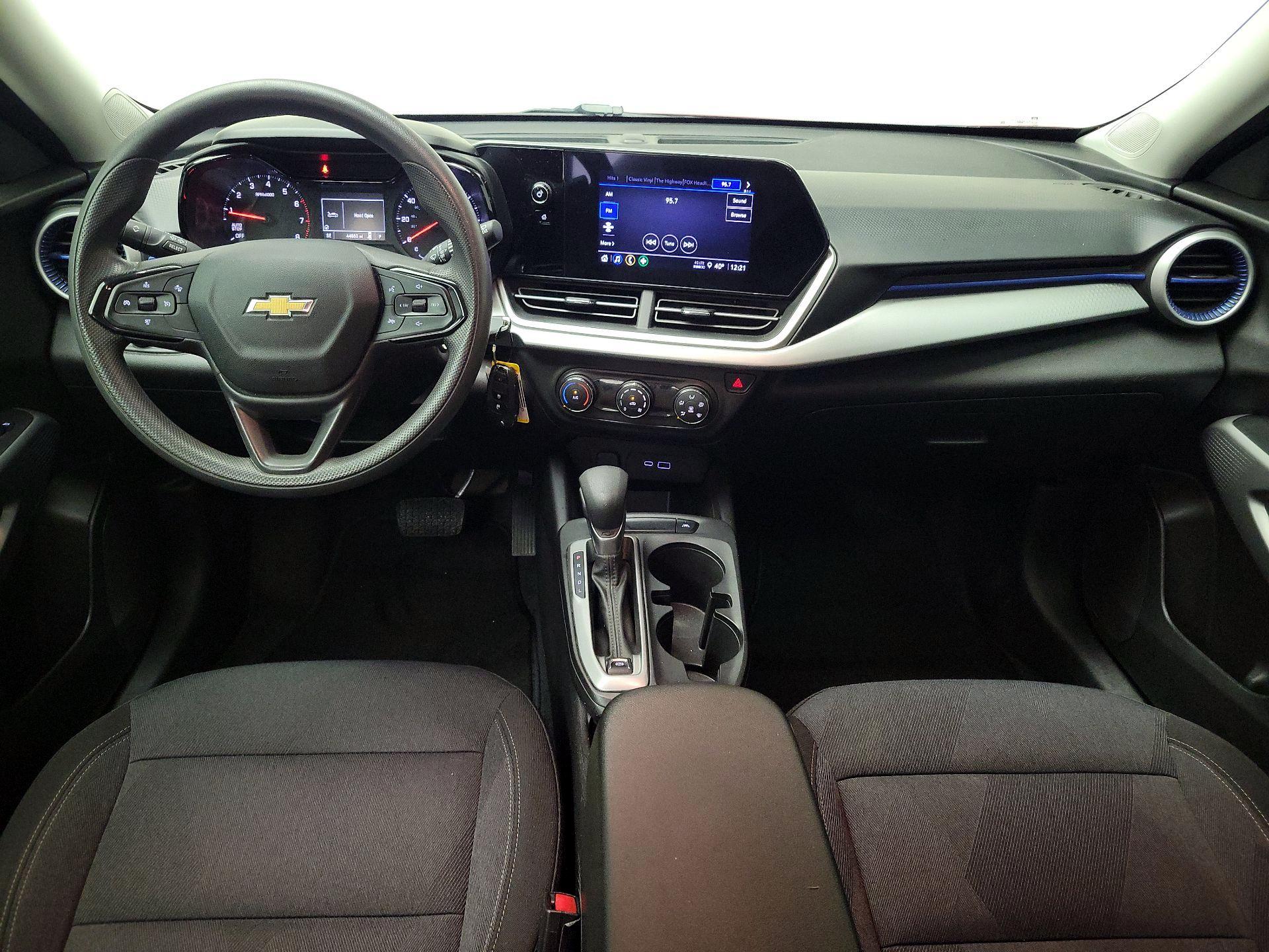 Thumbnail: 2024 Chevrolet Trax - 9