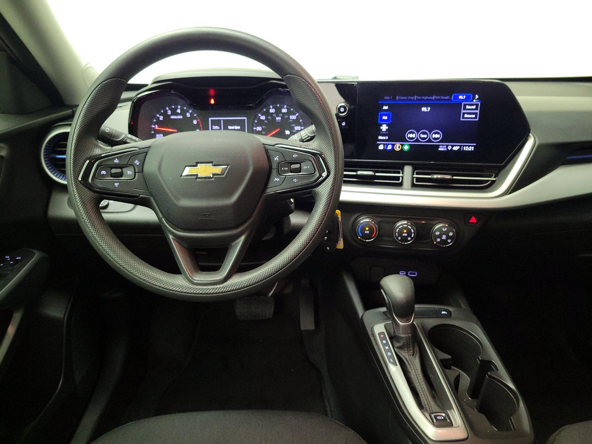 Thumbnail: 2024 Chevrolet Trax - 10