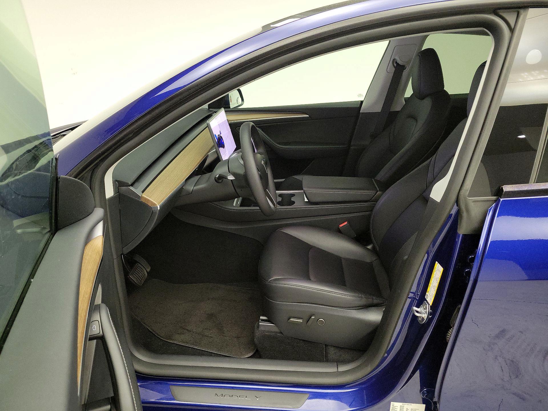 Thumbnail: 2024 Tesla Model Y - 11