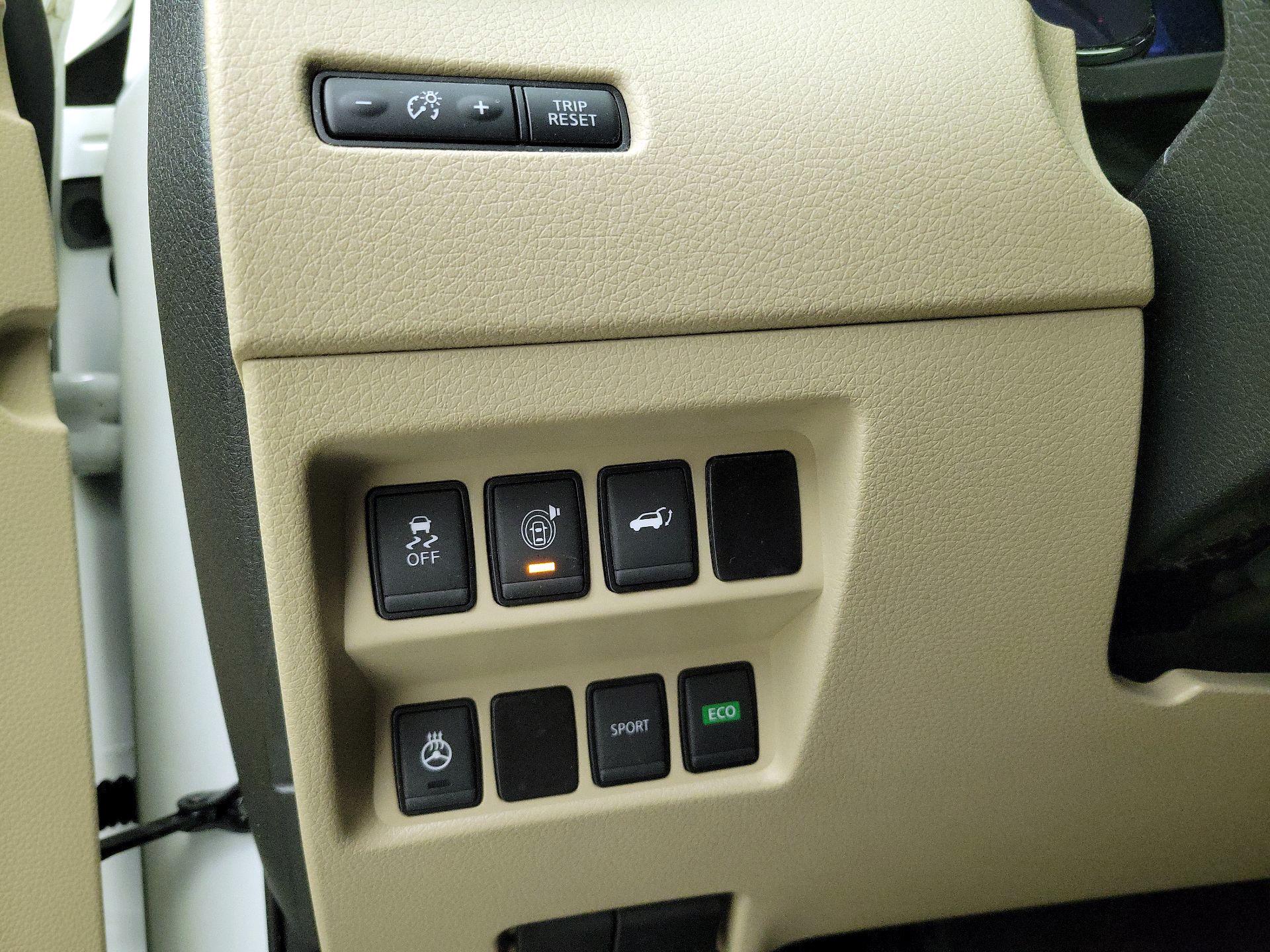 Thumbnail: 2017 Nissan Rogue - 13