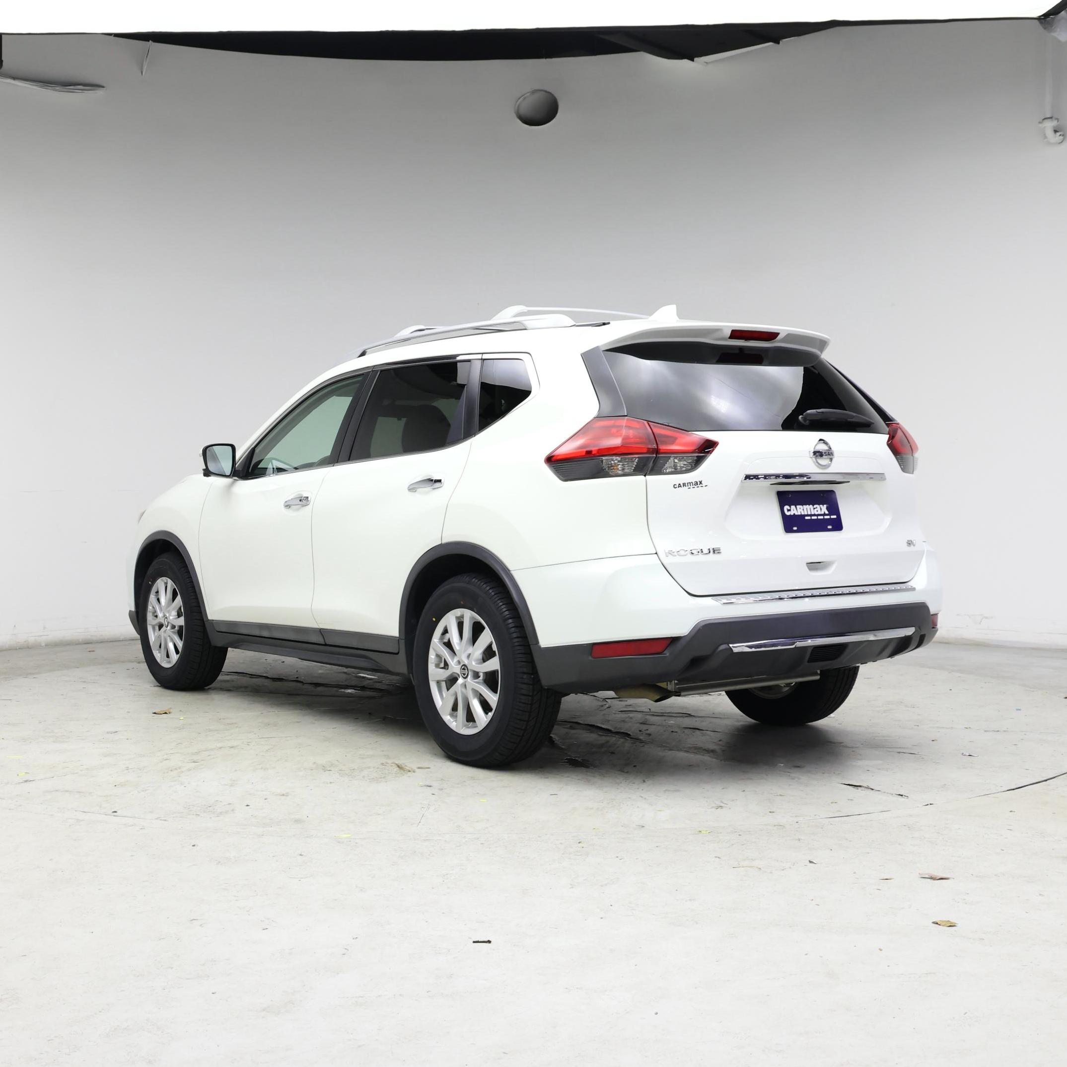 Thumbnail: 2017 Nissan Rogue - 2