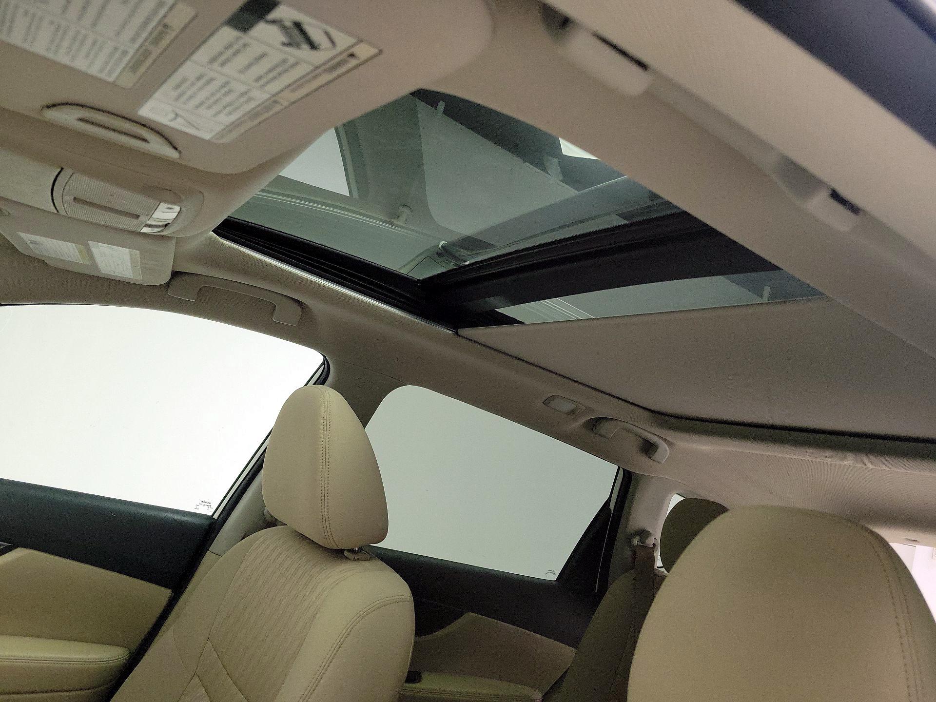 Thumbnail: 2017 Nissan Rogue - 20