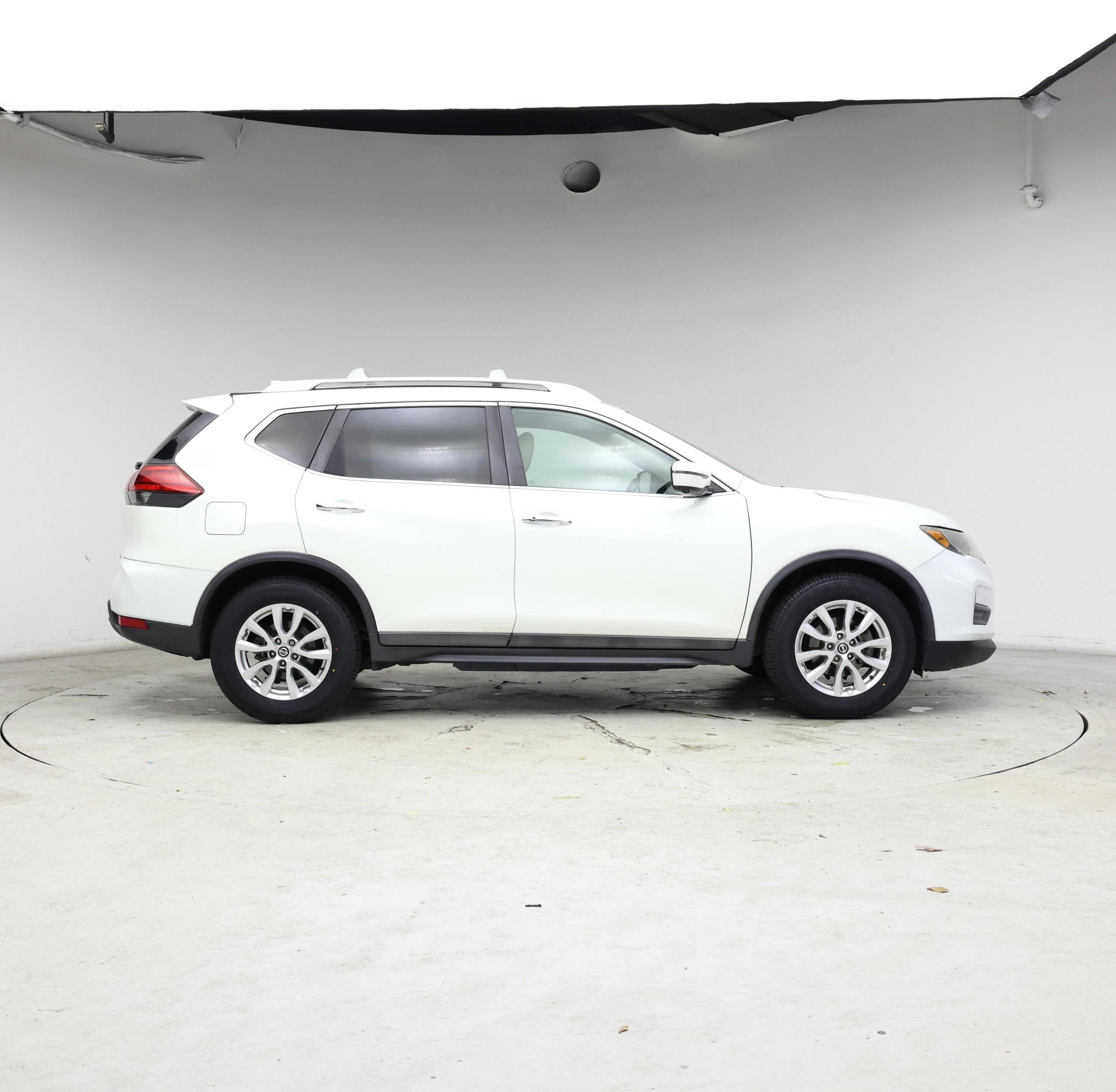 Thumbnail: 2017 Nissan Rogue - 7