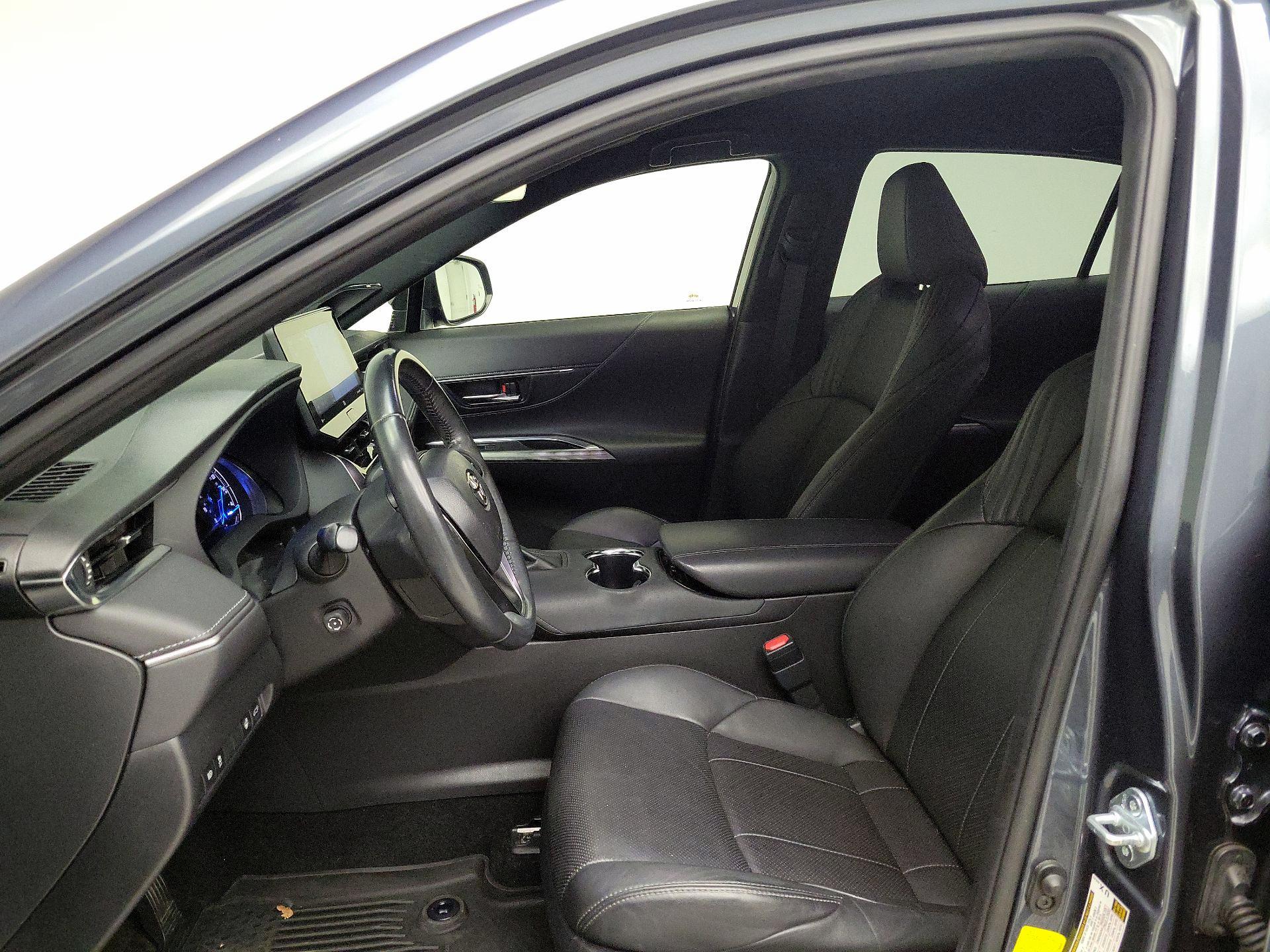 Thumbnail: 2021 Toyota Venza - 11