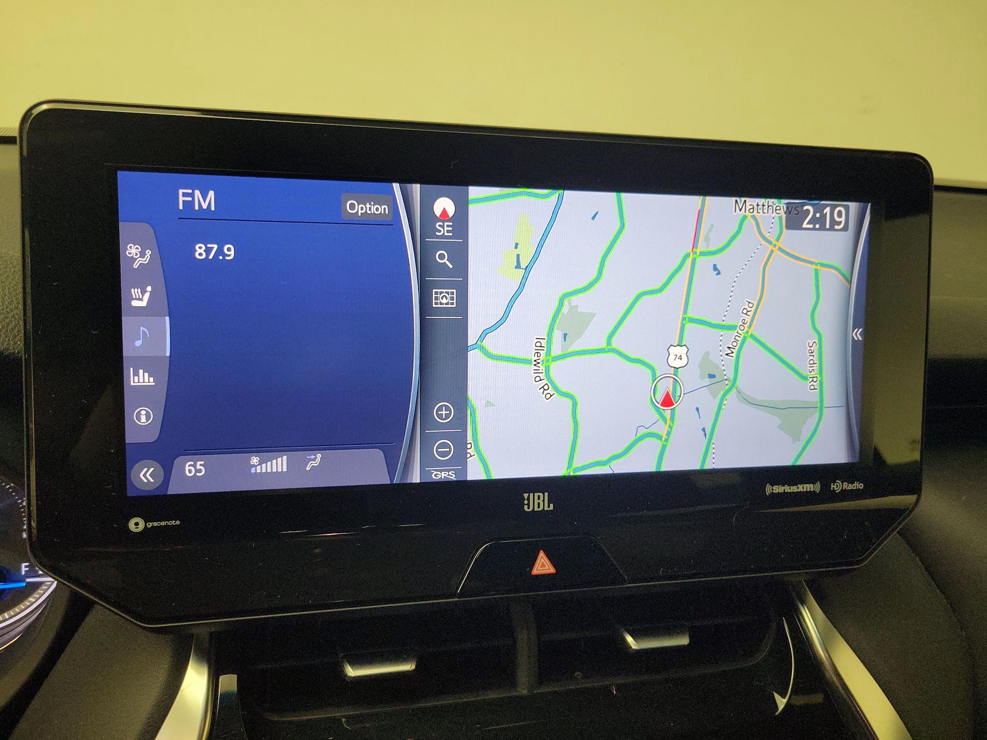 Thumbnail: 2021 Toyota Venza - 14