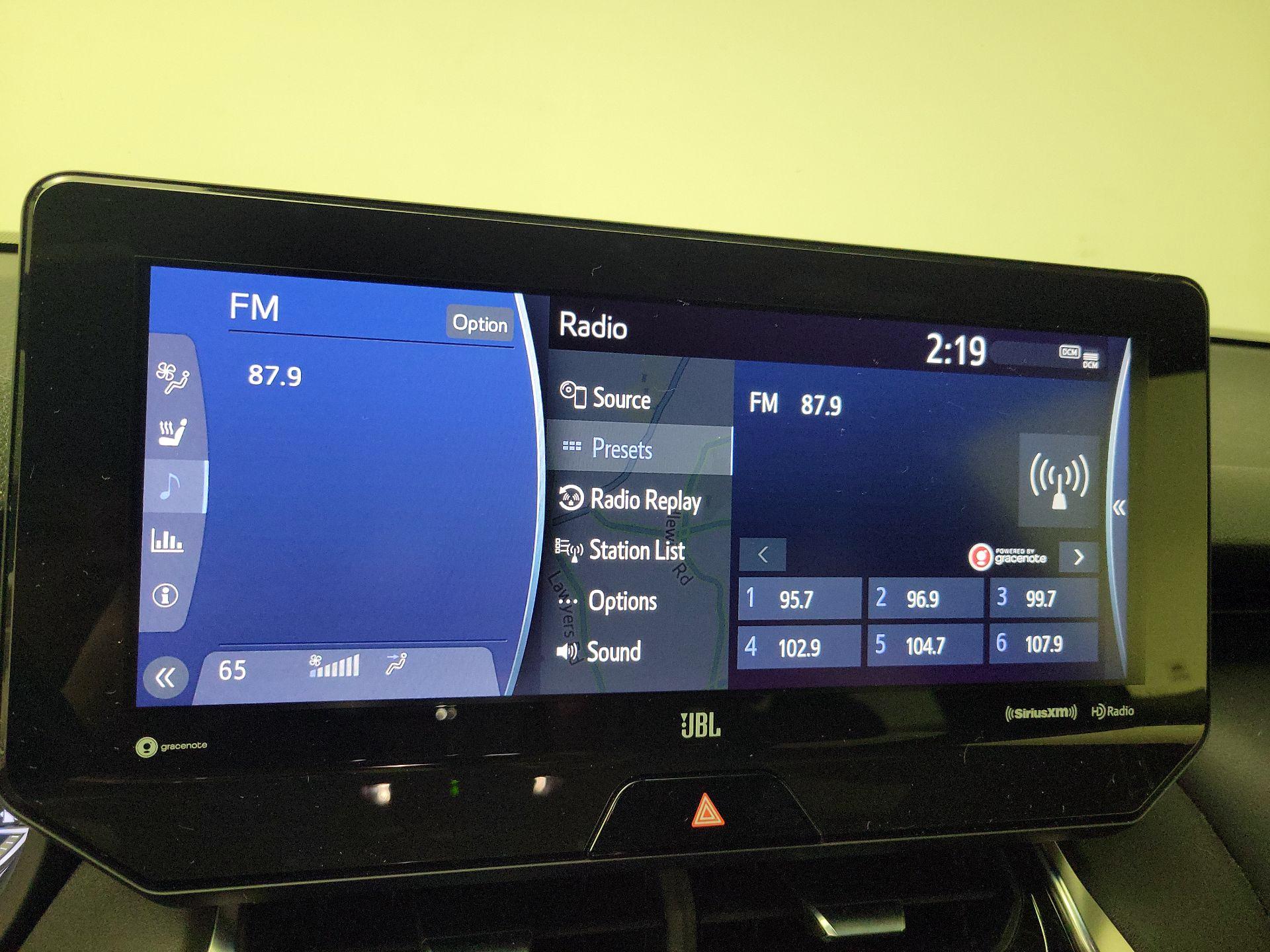 Thumbnail: 2021 Toyota Venza - 16