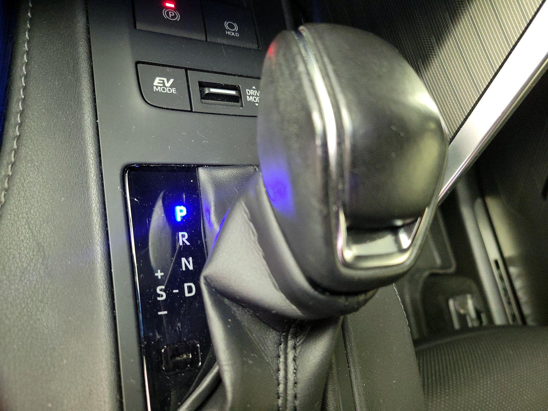 Thumbnail: 2021 Toyota Venza - 18