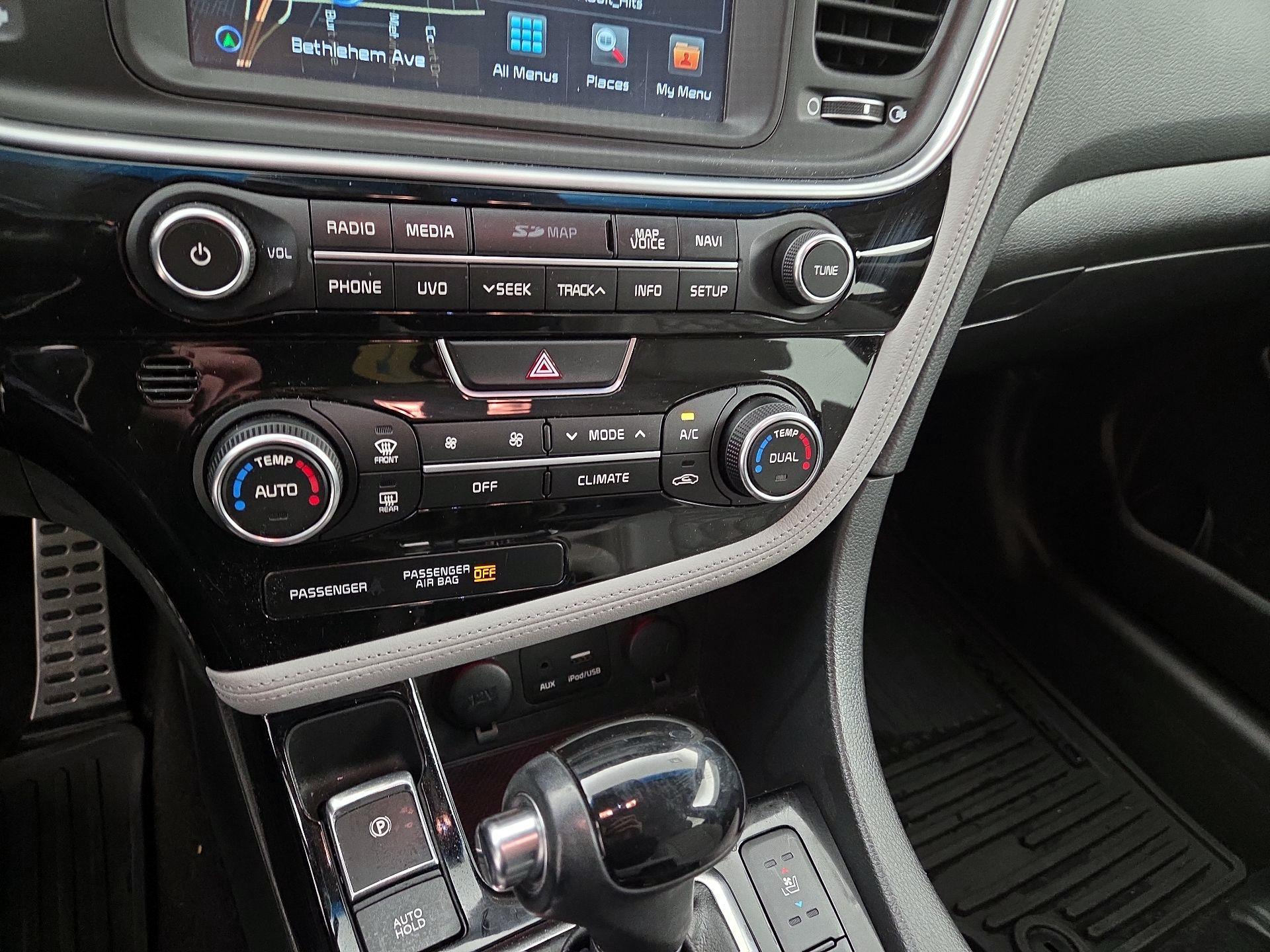 Thumbnail: 2015 Kia Optima - 16