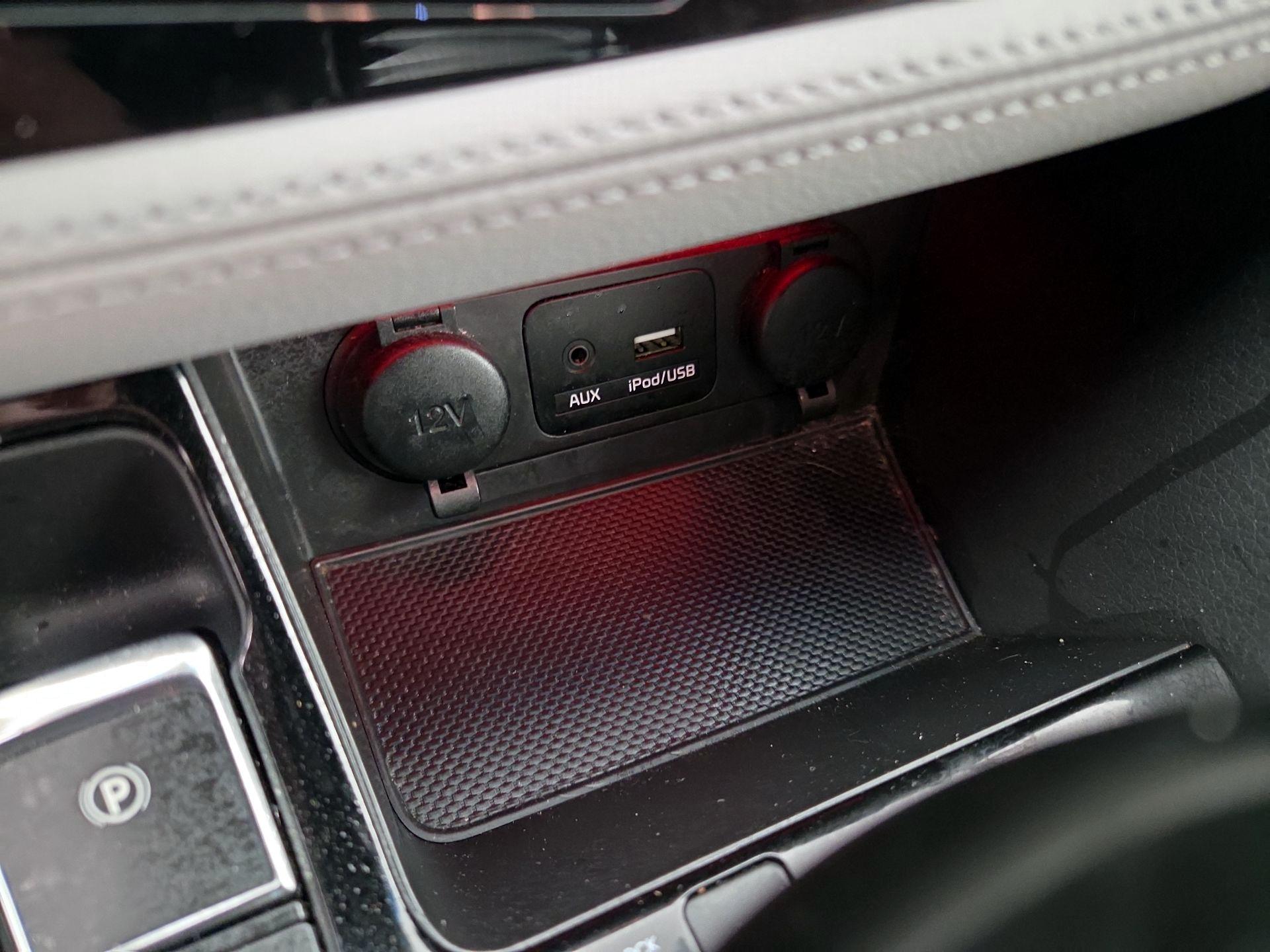 Thumbnail: 2015 Kia Optima - 18