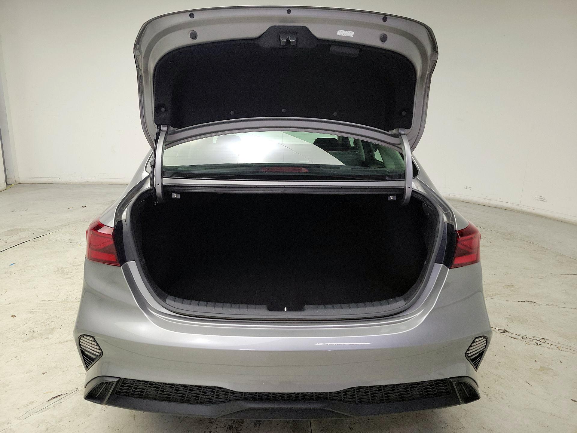 Thumbnail: 2023 Kia Forte - 20