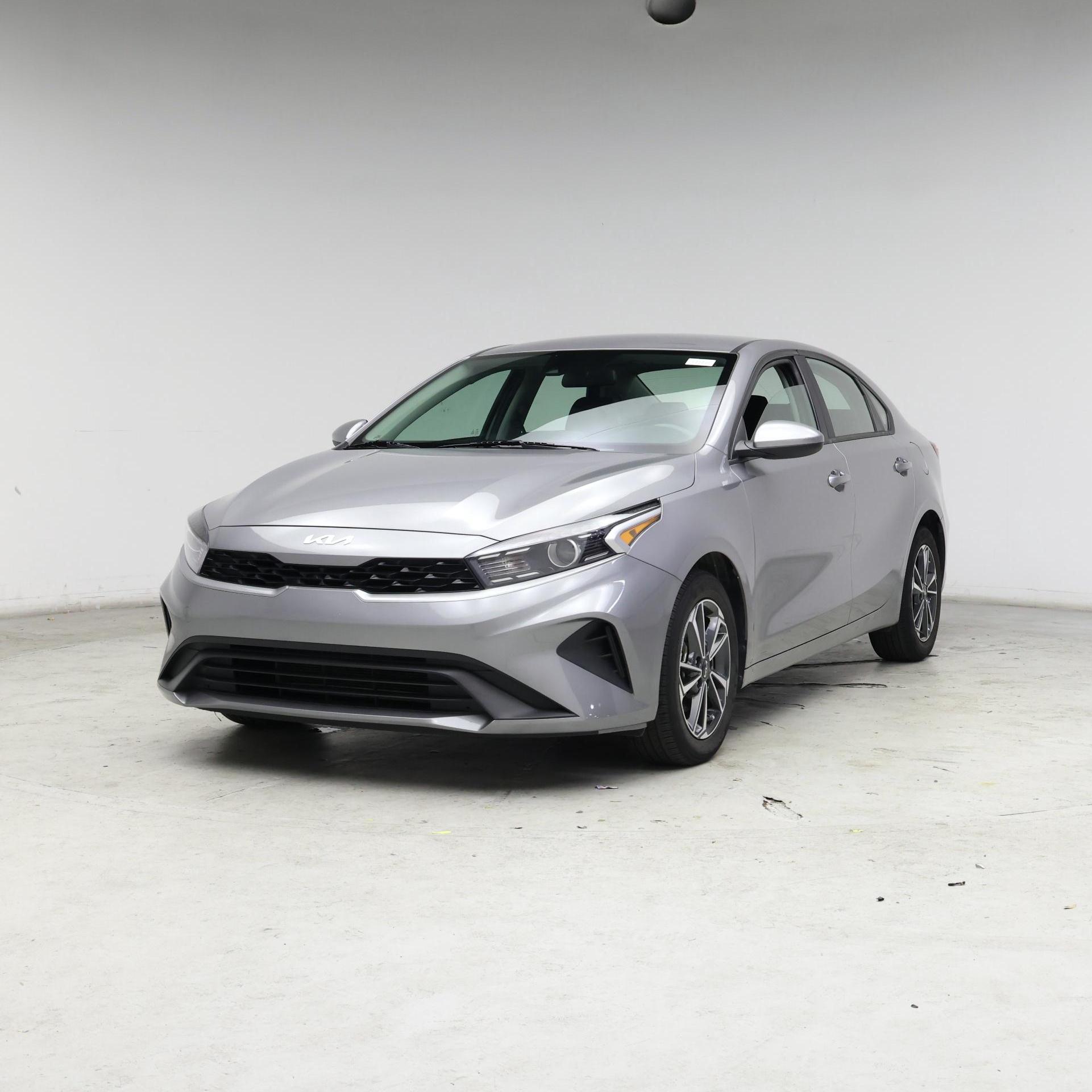 Thumbnail: 2023 Kia Forte - 4