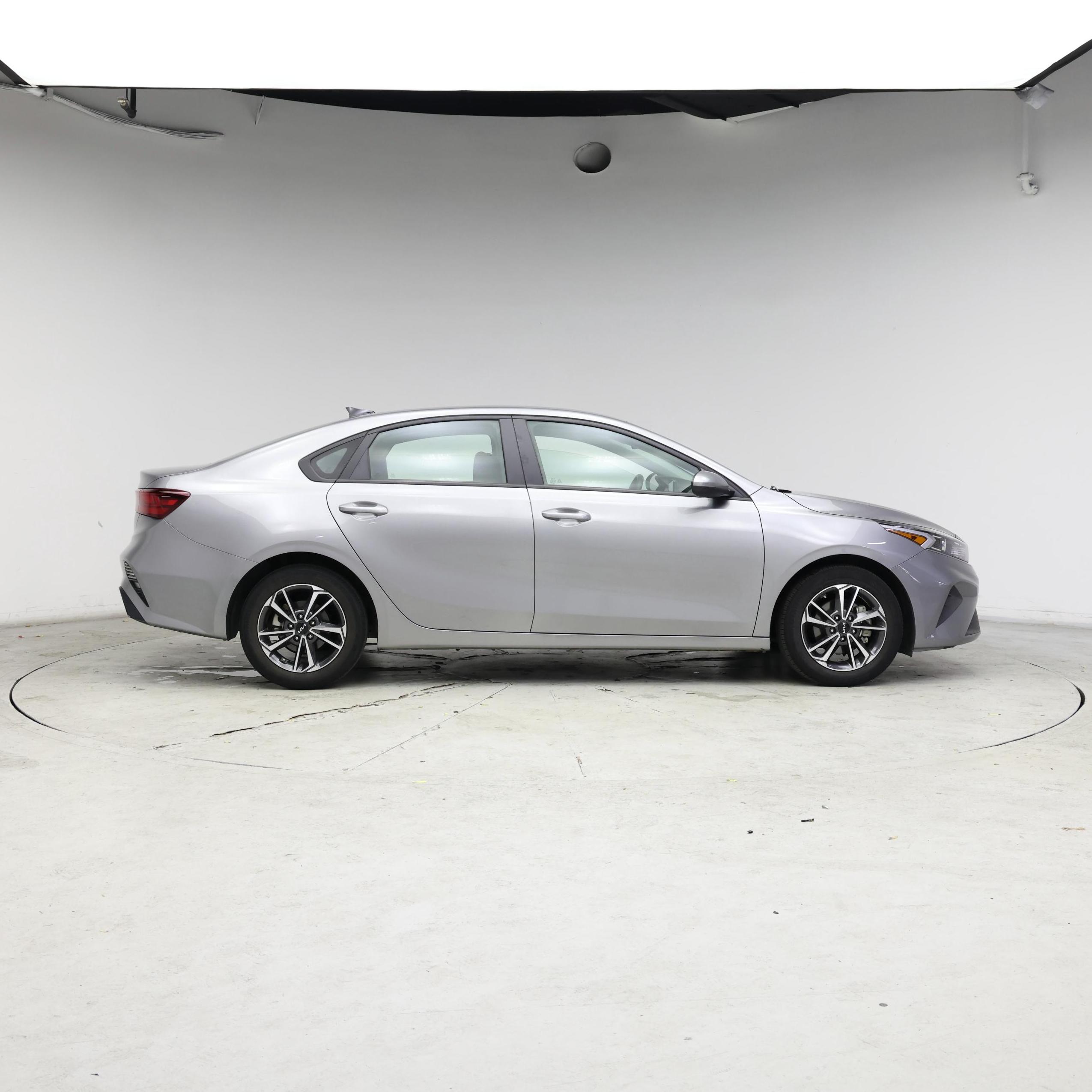 Thumbnail: 2023 Kia Forte - 7